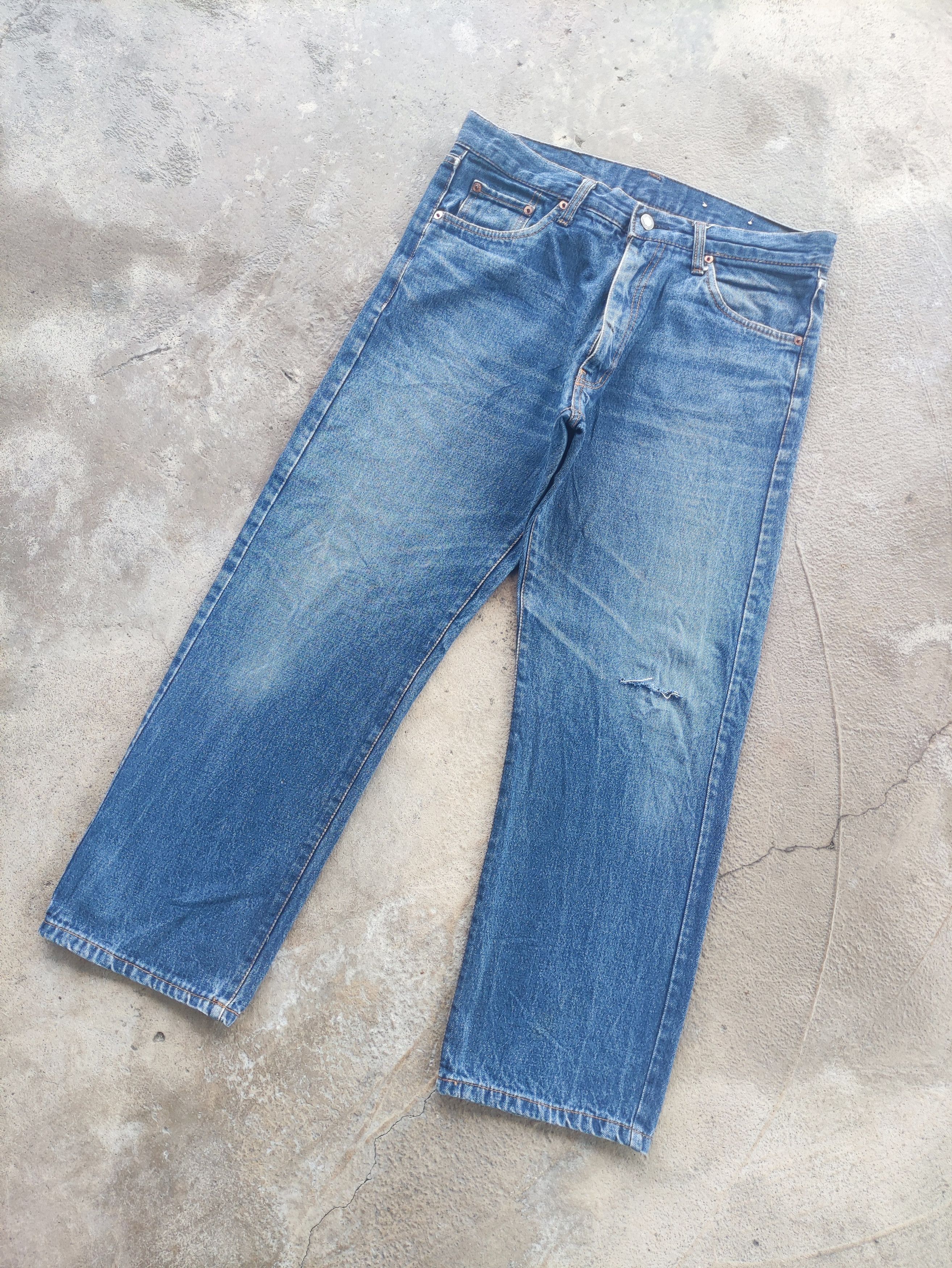 Japanese Brand Vintage Japanese Baggy Denim Distress Faded Pants Size US 34 / EU 50 - 2 Thumbnail