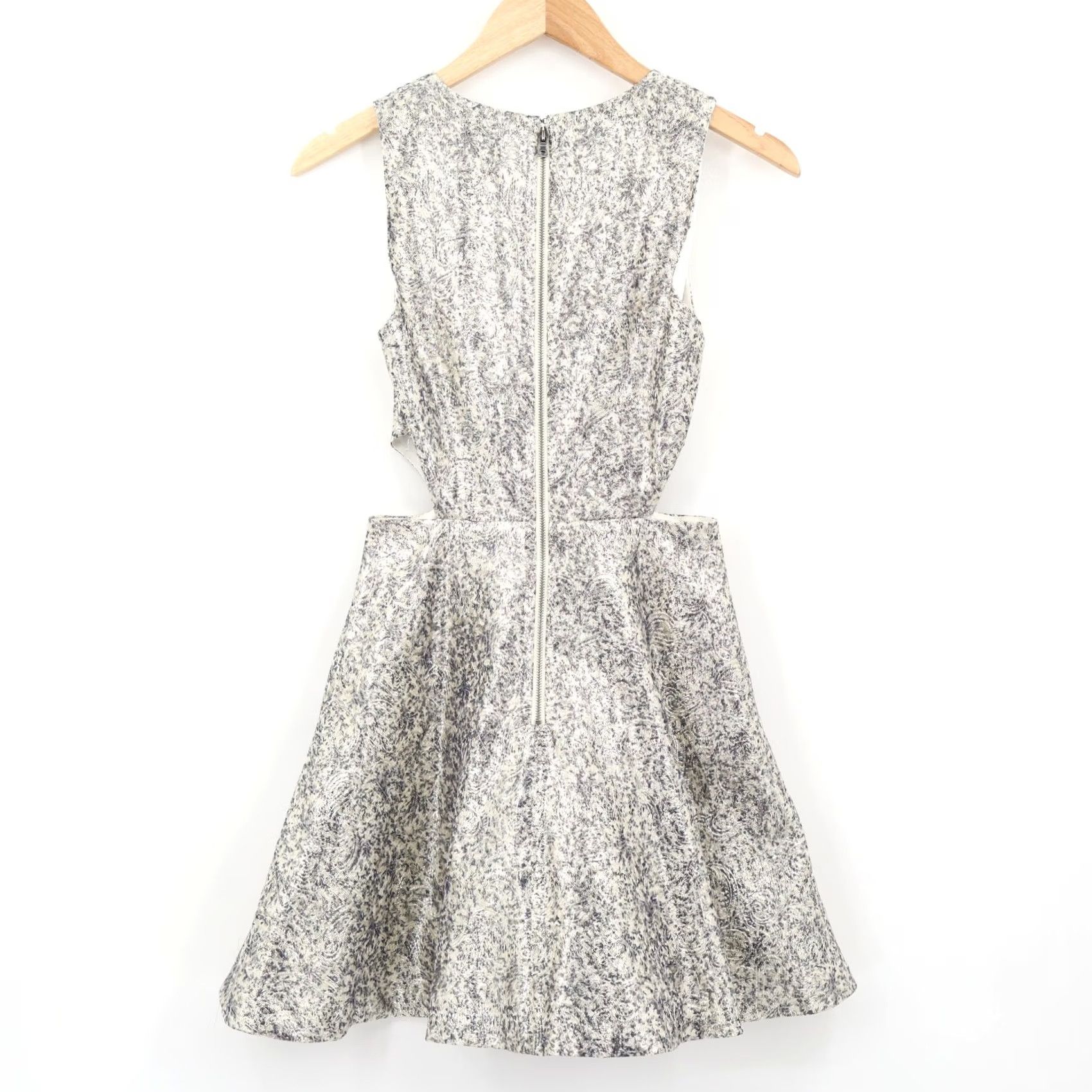 Alice + Olivia Alice + Olivia Women's Varita Metallic Jacquard Side Cut Out Fit & Flare Mini Sz 0, Silk, Polyester, Dry Clean Only, Floral, Clubwear, Short Dress Size XS / US 0-2 / IT 36-38 - 7 Thumbnail