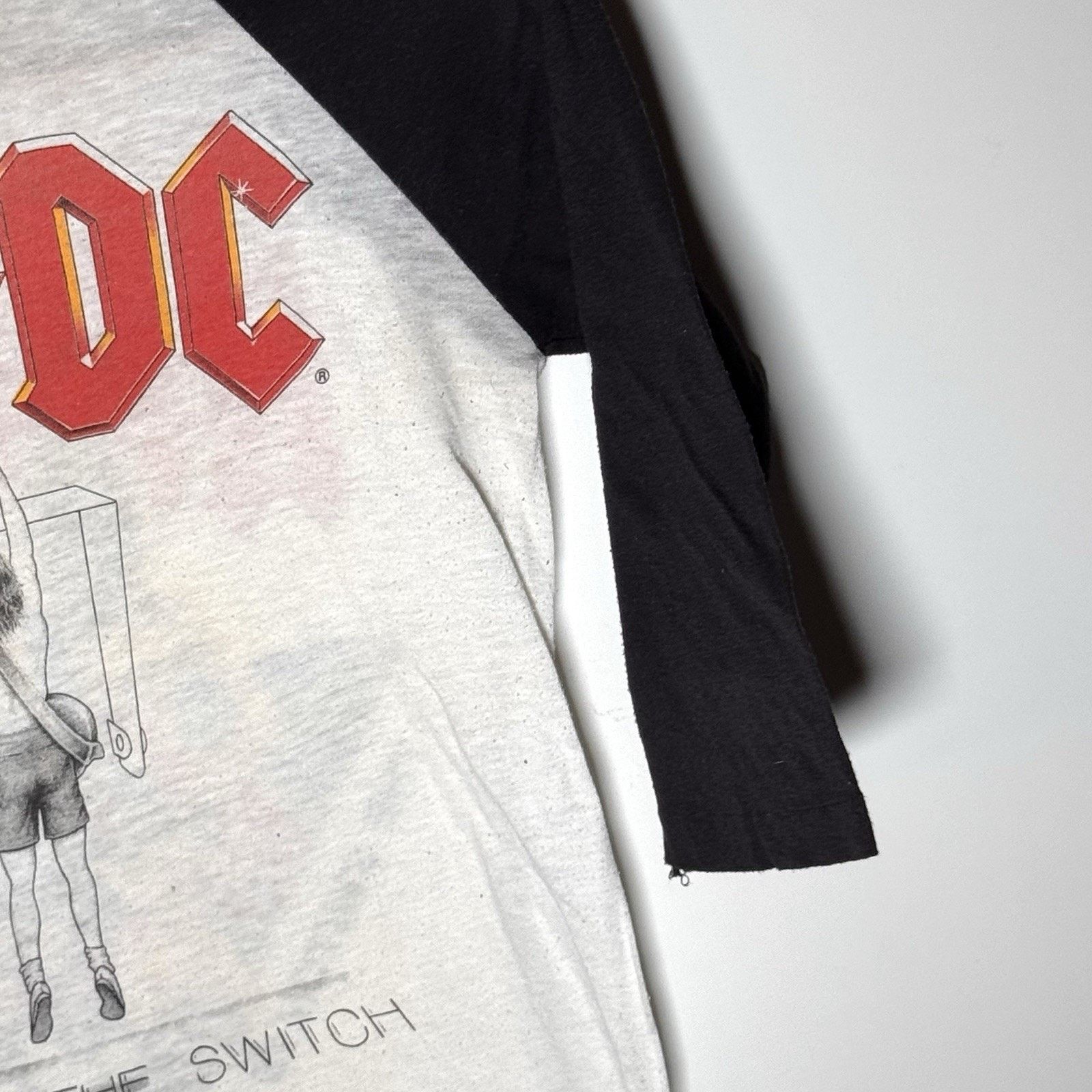 Band Tees × Vintage VTG AC/DC Flick of the Switch Raglan T-Shirt Women’s Small Size XS / US 0-2 / IT 36-38 - 6 Thumbnail
