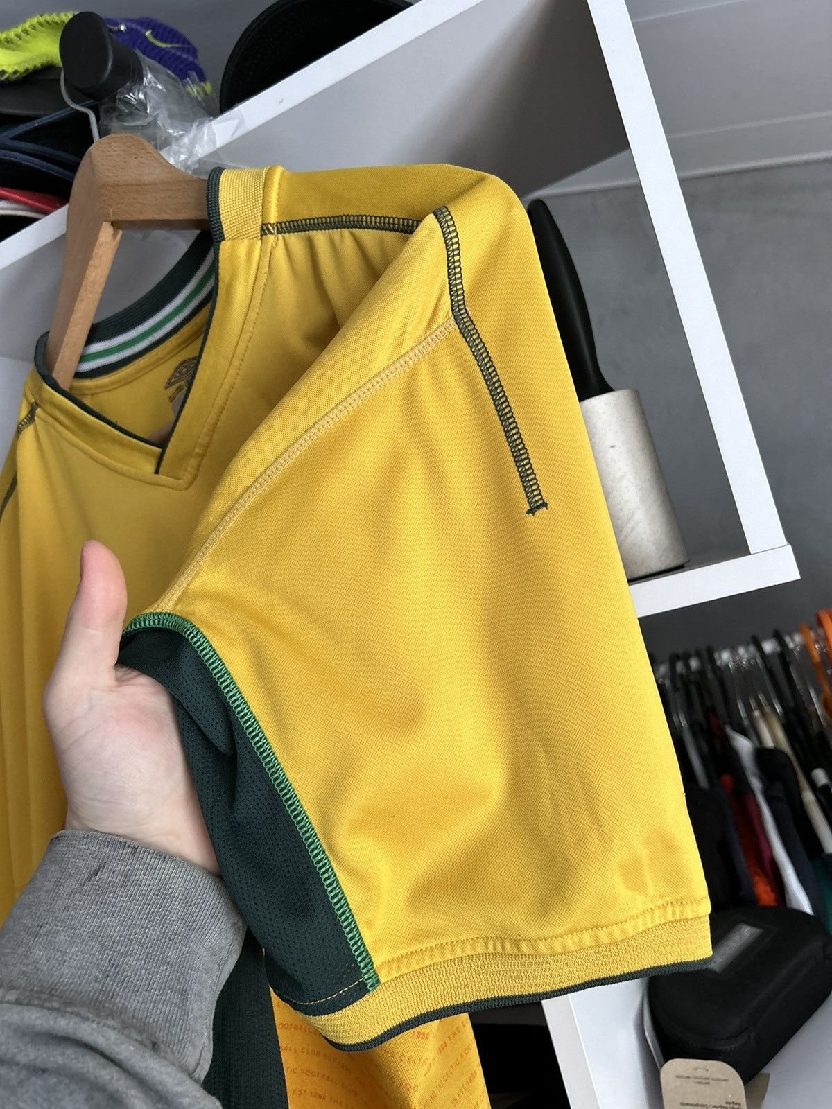Umbro × Vintage Celtic 2002/03 away Umbro soccer jersey Size US XL / EU 56 / 4 - 8 Thumbnail