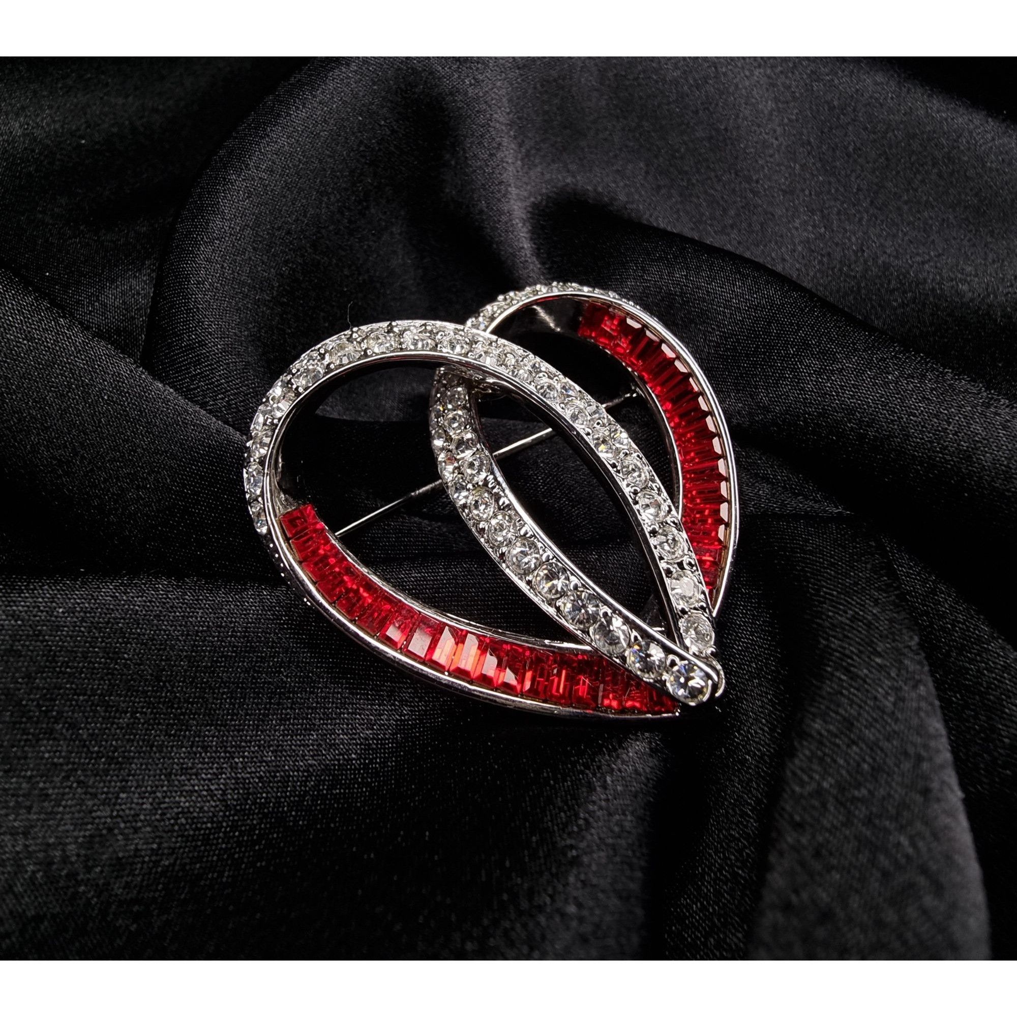 Vintage Vintage Nolan Miller Red & Clear Crystal Rhinestone Heart Br Size ONE SIZE - 1 Thumbnail