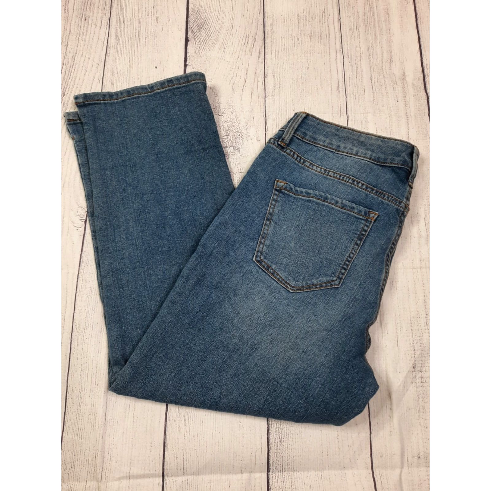 Nine West NINE WEST Chrystie Stretch Denim Capri Womens 4 Jeans Capri Cotton Blend Diana Denim Light 27 22 Inseam 8.5 27-28 Waist Womens Size ONE SIZE - 4 Thumbnail