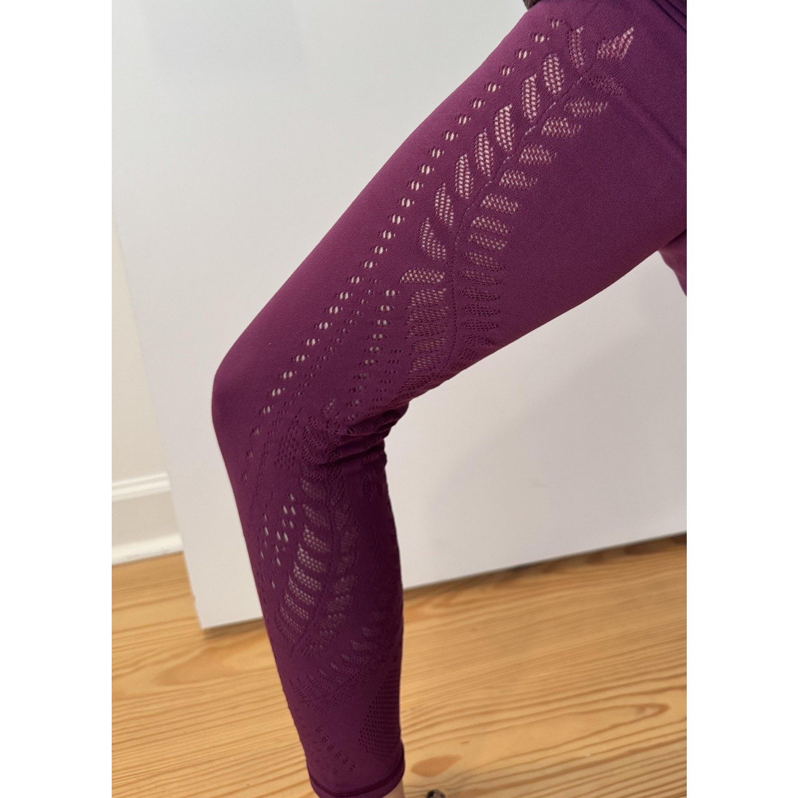 Athleta Athleta Womens XS Purple Seamless High Rise Yoga Leggings Size 27" / US 4 / IT 40 - 3 Thumbnail
