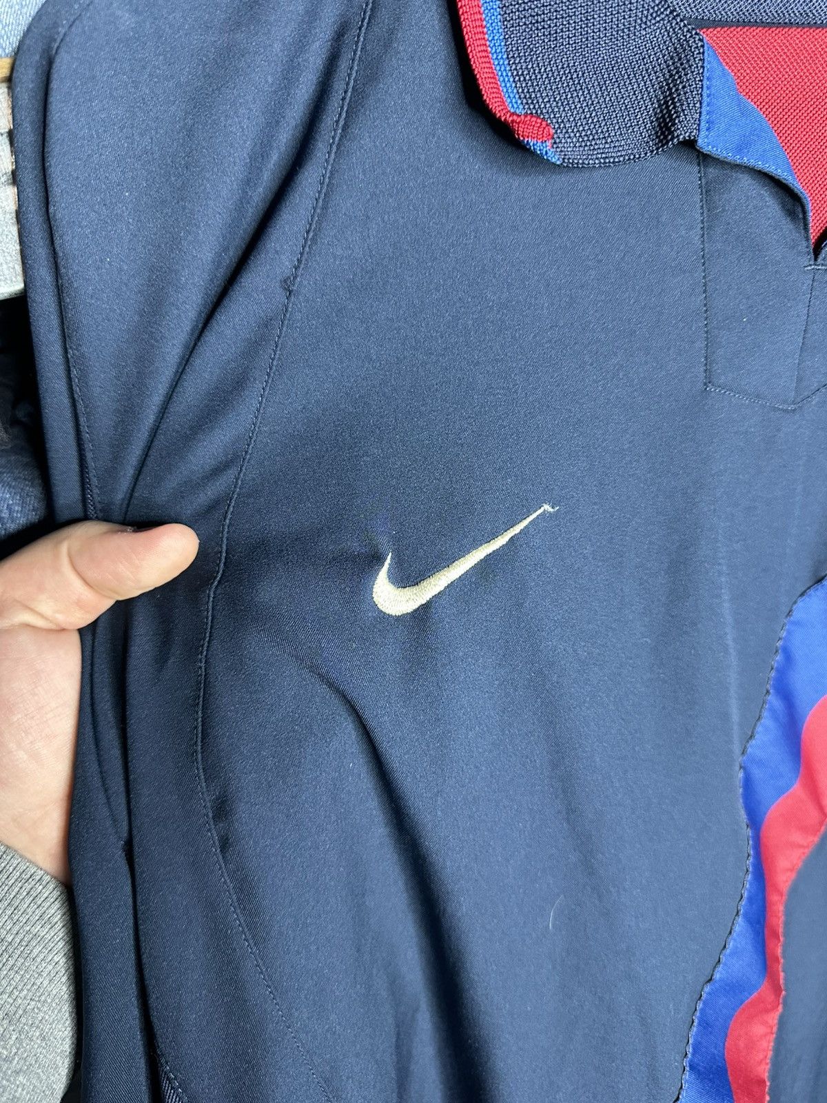 Nike #17 Mendieta Barcelona 2002/03/04 Nike Jersey Football Shirt Size US XL / EU 56 / 4 - 5 Thumbnail