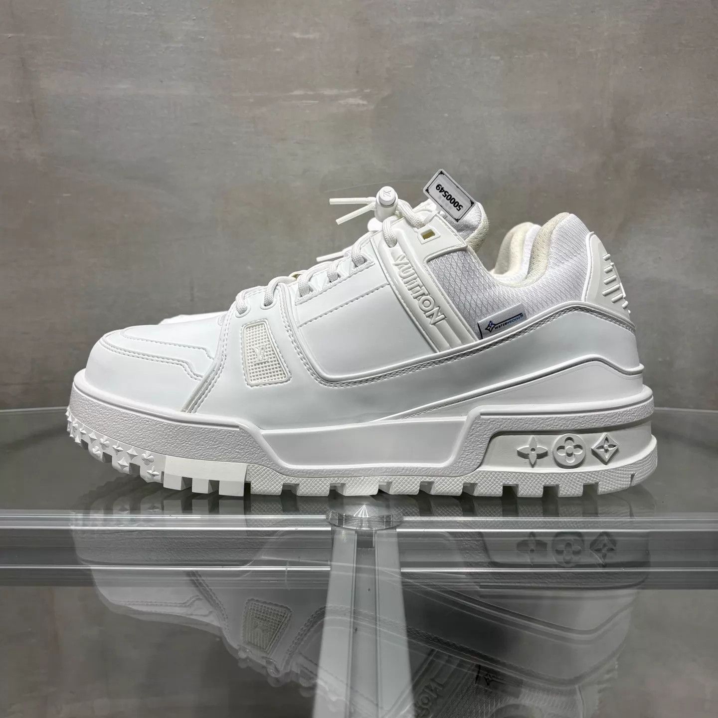 Louis Vuitton Louis Vuitton Trainer SKI White UK9.5/43.5 Size US 10.5 / EU 43-44 - 3 Thumbnail