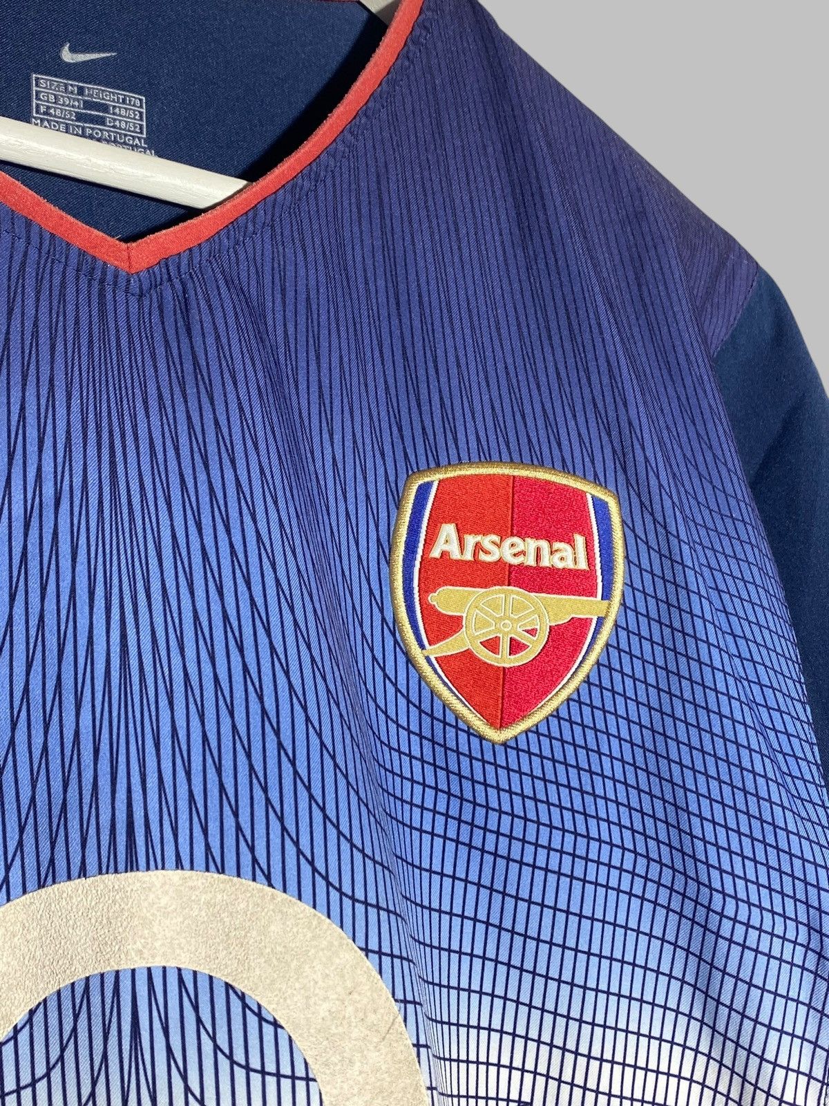 Nike 🔥 ARSENAL 2000S NIKE JERSEY HYPNOSIS VINTAGE BERGKAMP VIBES Size US M / EU 48-50 / 2 - 4 Thumbnail