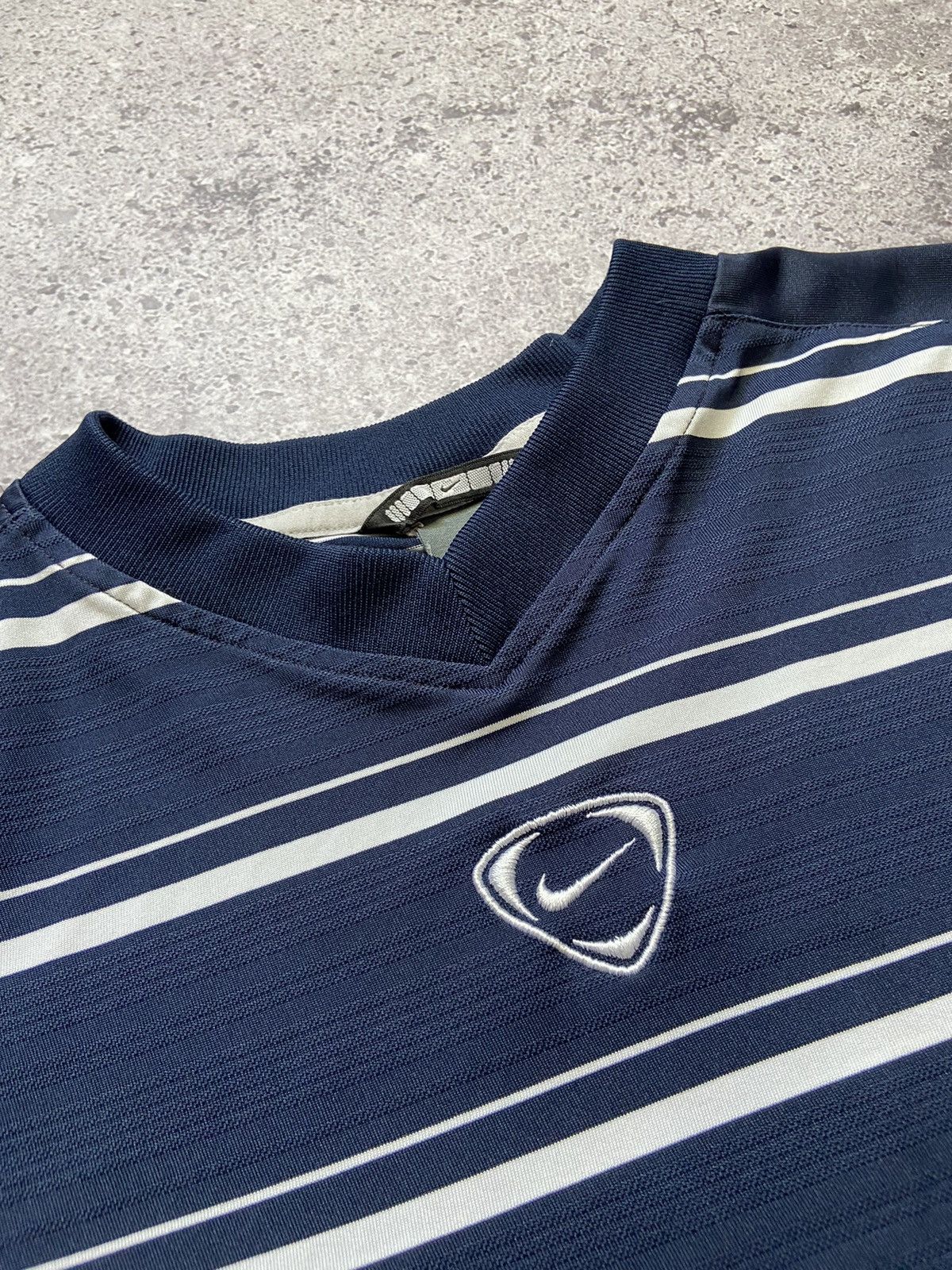 Nike Vintage Nike Team Center Swoosh Jersey T-Shirt Drill Y2K Size US L / EU 52-54 / 3 - 3 Thumbnail