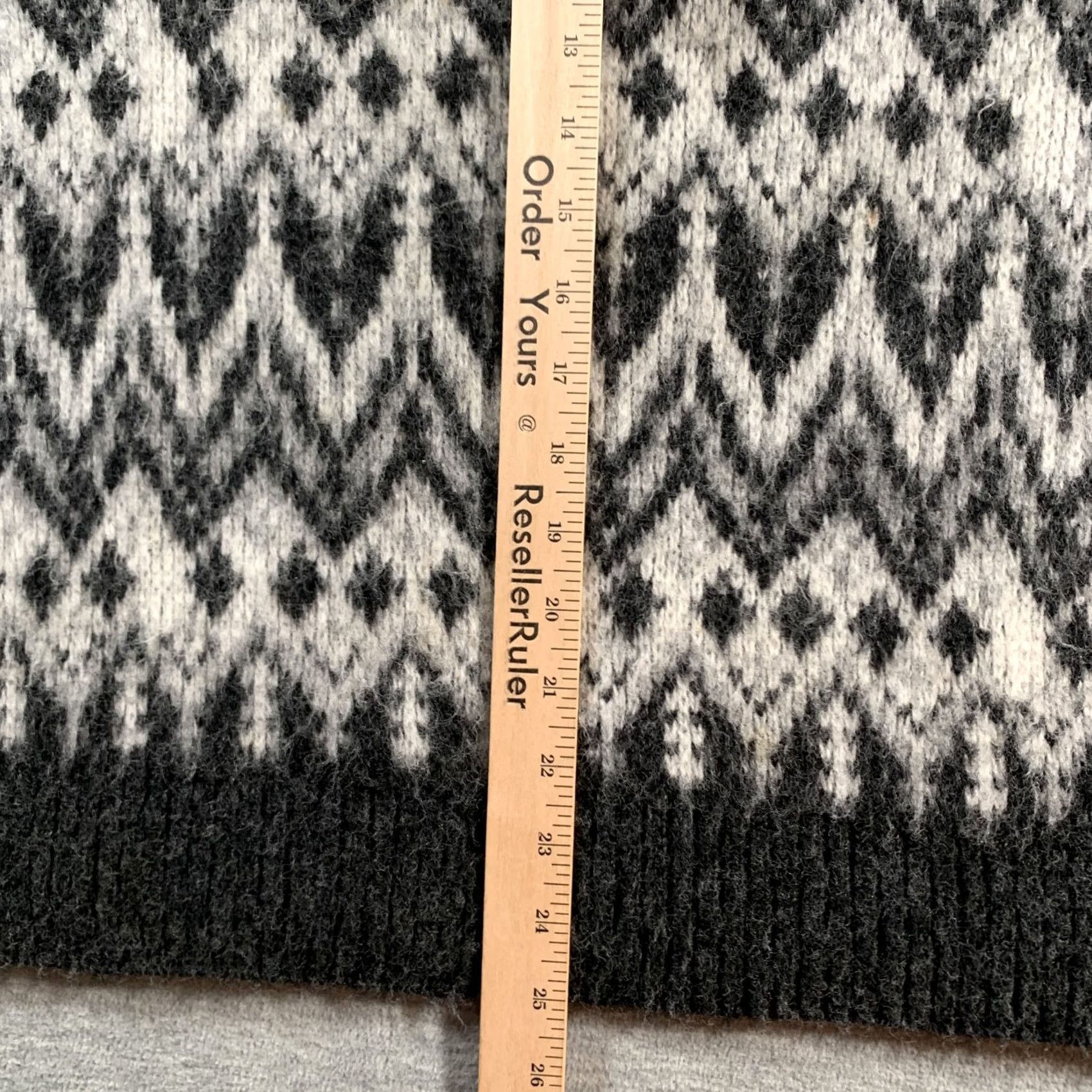 Etro Item Specifications: Color: White Size US L / EU 52-54 / 3 - 7 Thumbnail