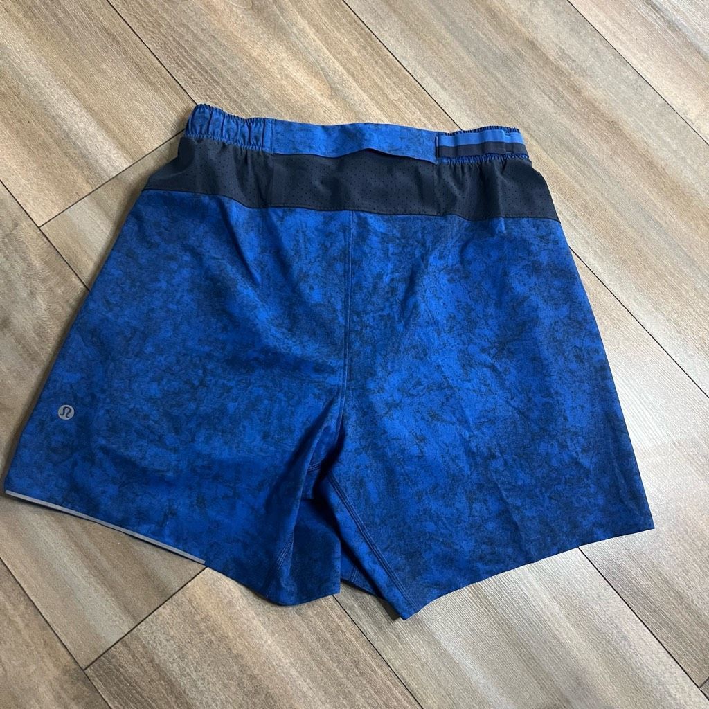 Lululemon Lululemon Blue Tie Dye Athletic Workout Shorts Men Small Bin Size US 29 - 2 Thumbnail