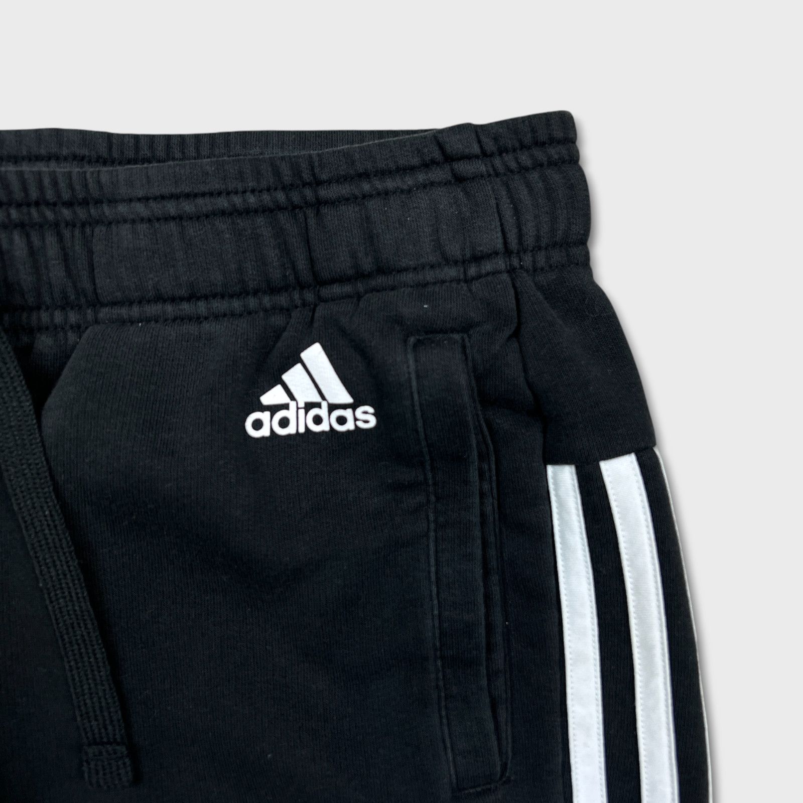 Adidas × Vintage Adidas Sweatpants Small Essentials 3 Stripe Taper Leg Jogger Size US 30 / EU 46 - 3 Thumbnail