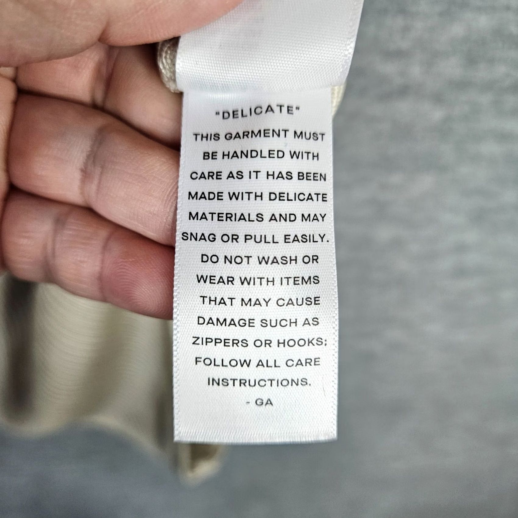 Good American Good American Ivory Ribbed Mock Neck Knit Bodysuit Size 3 Women’s Short Sleeve Cotton Blend Regular Slim? (Note: cannot add speculative keywords) Size XS / US 0-2 / IT 36-38 - 7 Thumbnail