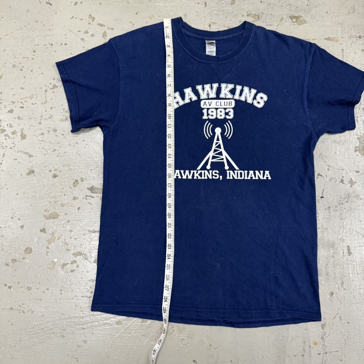 Vintage Vintage Stranger Things Hawkins AV Club Tee Size US L / EU 52-54 / 3 - 4 Thumbnail
