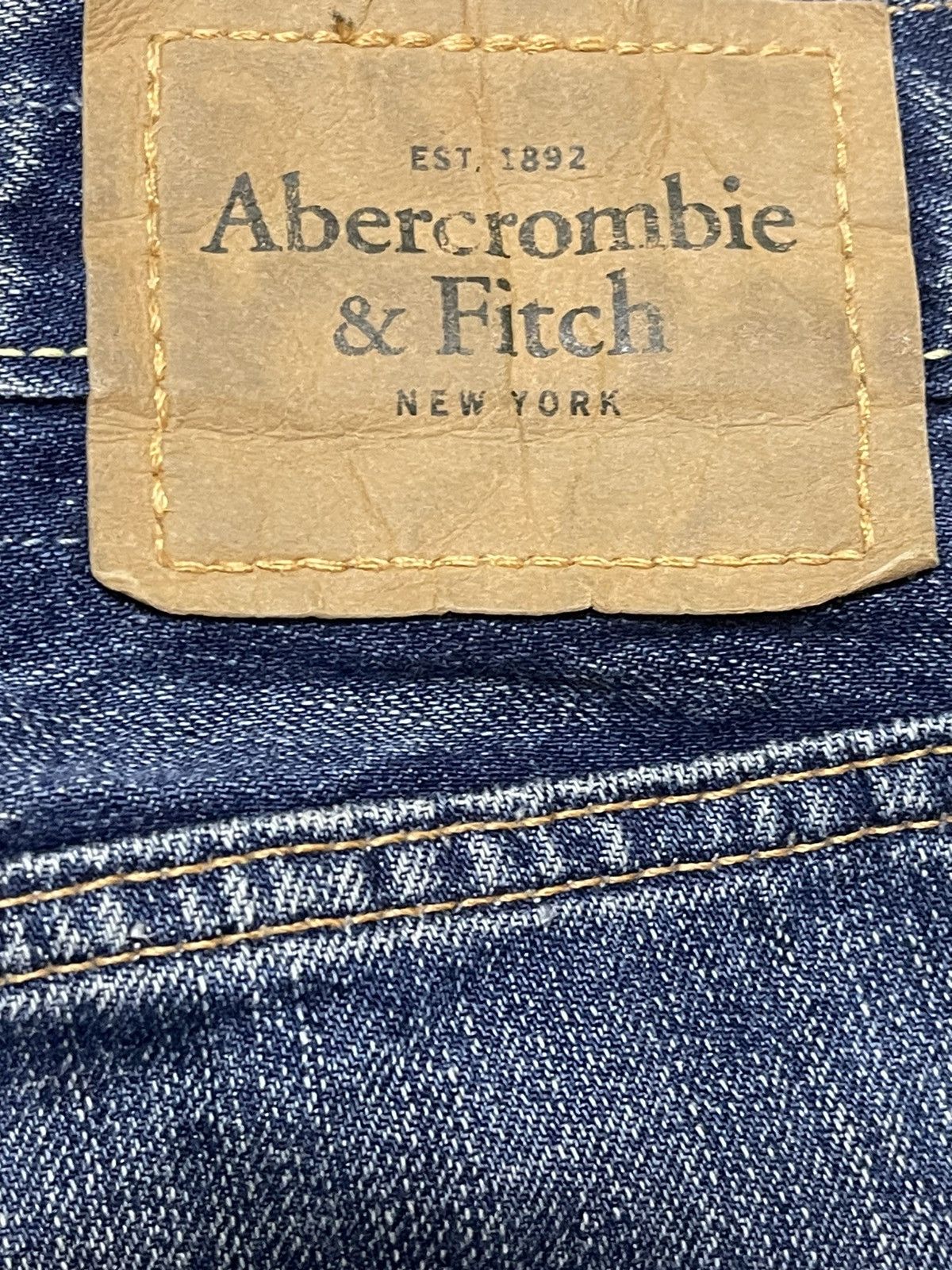 Abercrombie & Fitch Vintage Abercrombie & Fitch Faded Wash Distressed Baggy Jean Size US 34 / EU 50 - 9 Thumbnail