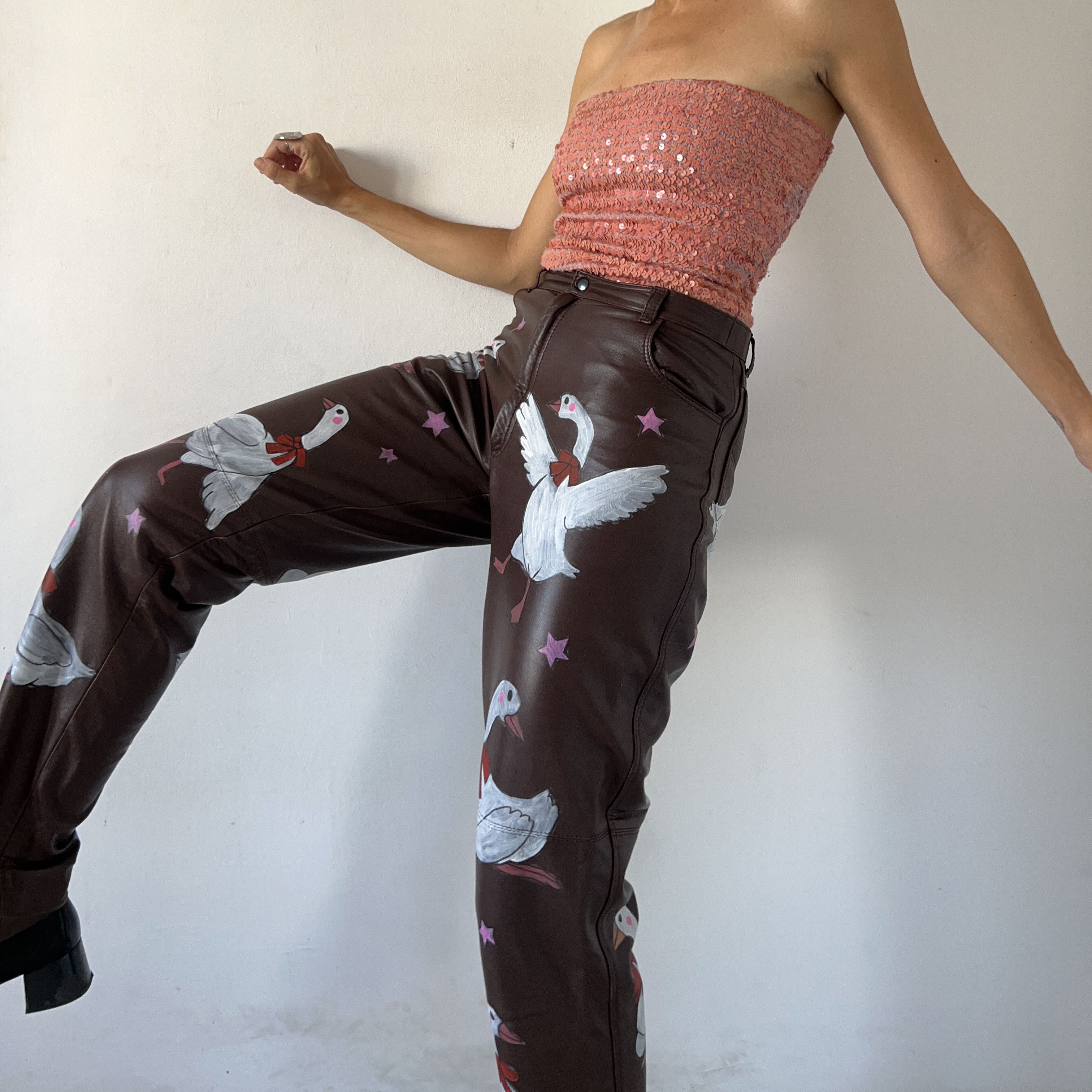 Custommade Hand-Painted Vintage Leather Trousers: Silly Goose Size 27" / US 4 / IT 40 - 5 Thumbnail