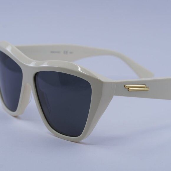 Bottega Veneta Bottega Veneta BV1092S 003 Sunglasses Ivory Cat Eye Frame Size ONE SIZE - 9 Thumbnail