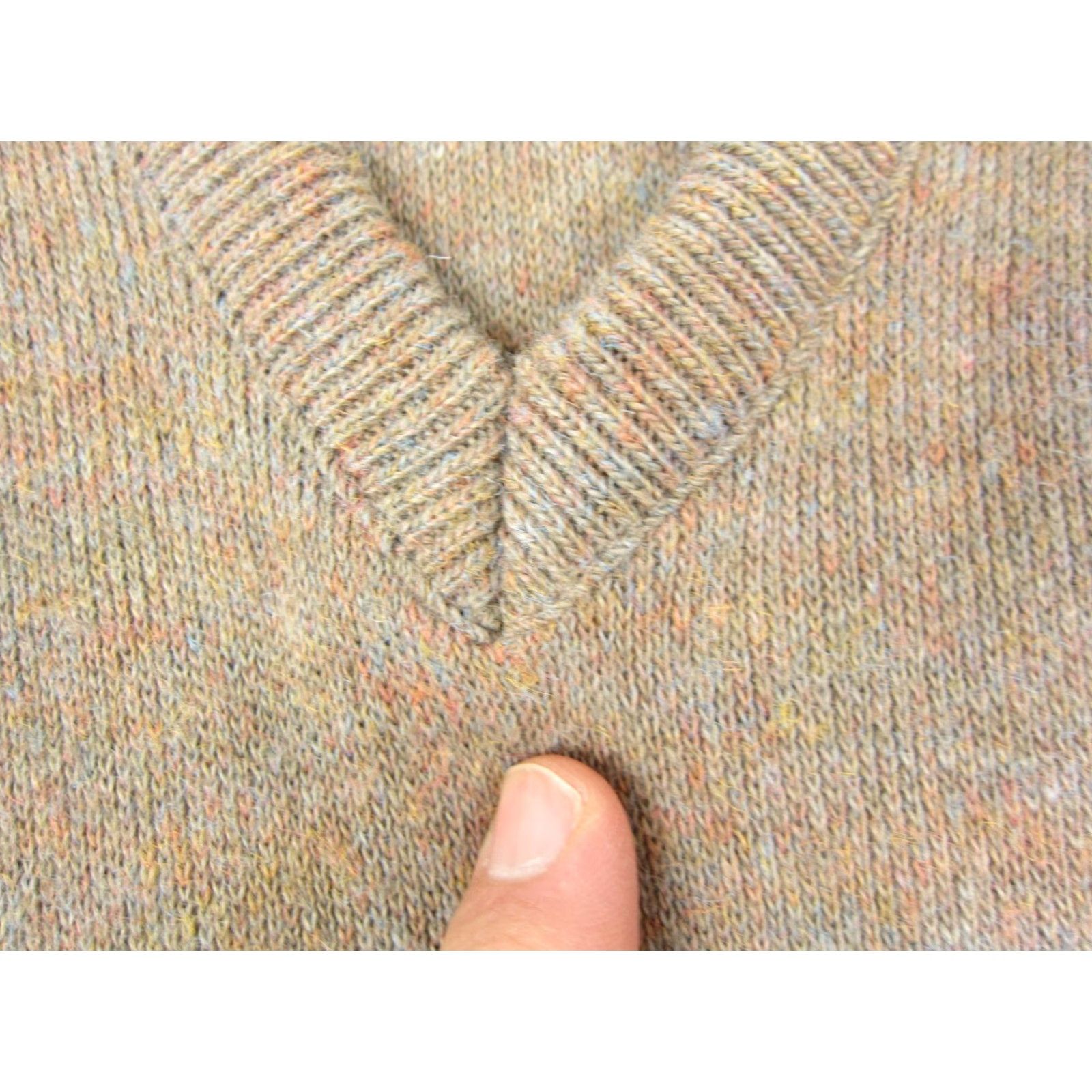 Vintage VINTAGE Puritan Sweater Mens XL Brown V-Neck Made in USA 70s Marl Distressed Pullover Knit Size US XL / EU 56 / 4 - 4 Thumbnail