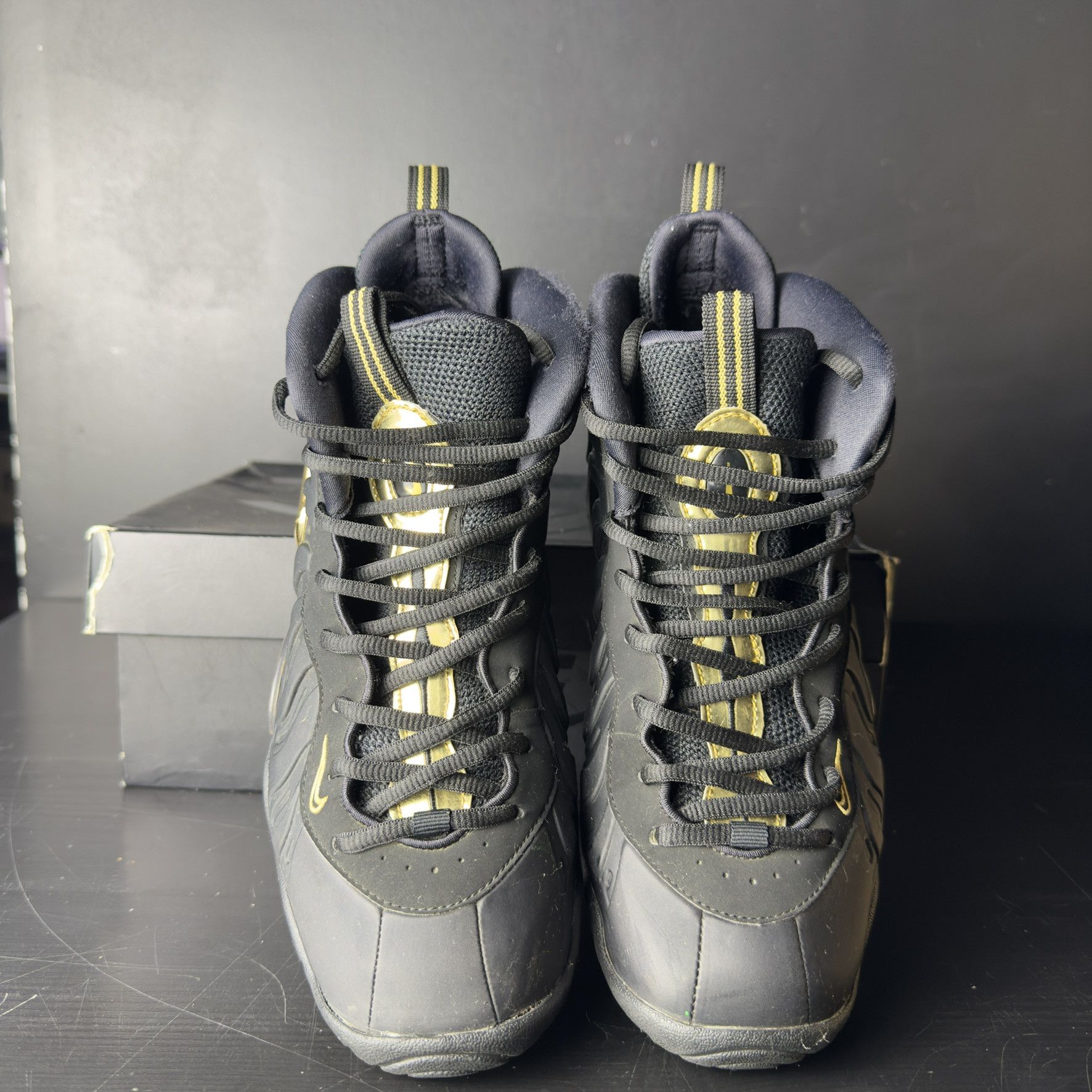 Nike Nike Air Foamposite Pro "Black Metallic Gold" (GS) **PRE-OWNED** - Size 7Y (US) Size US 7 / EU 40 - 4 Thumbnail