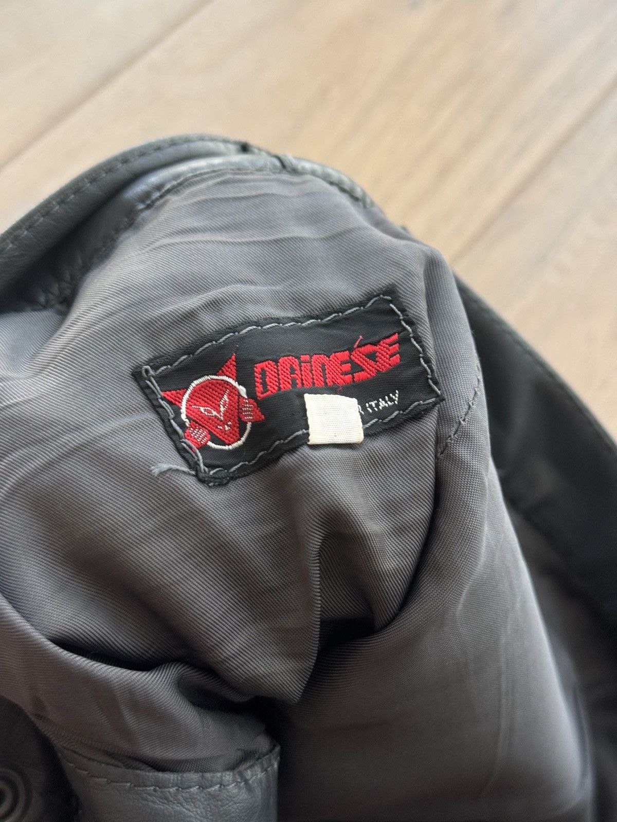 Dainese × Genuine Leather × Vintage Vintage Dainese Streetwear Leather Moto W' Pants Size 25" / US 0 / IT 36 - 10 Thumbnail