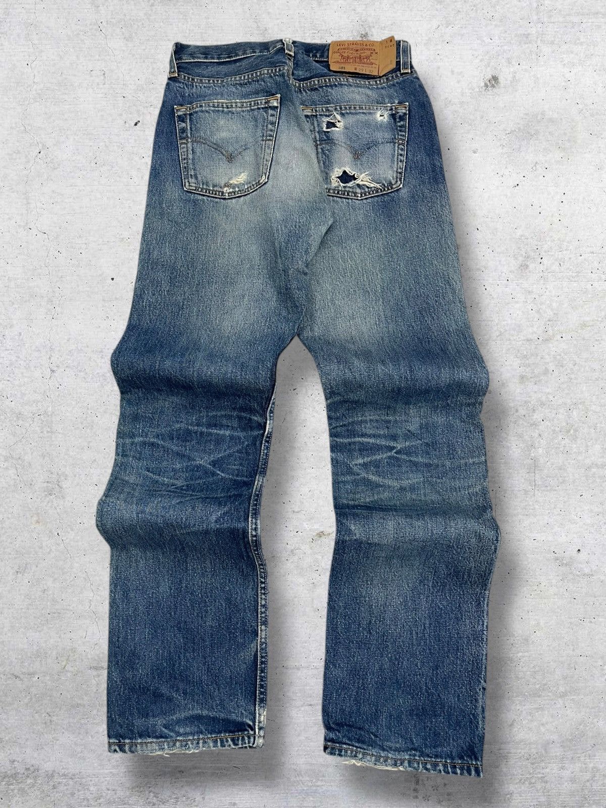 Levi's Vintage Clothing VINTAGE 501 LEVIS USA DESIGNER 90S RIPPED WHISKERING DENIM Size US 28 / EU 44 - 8 Thumbnail