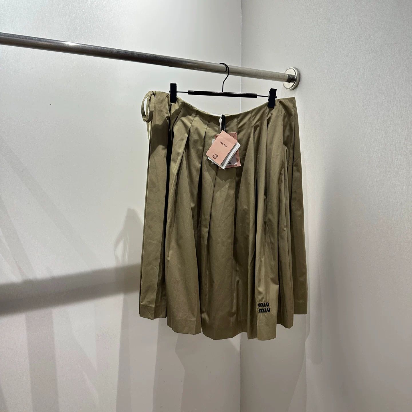 Miu Miu Miu Miu Embroidered Cotton Dress it_42 Women Size M / US 6-8 / IT 42-44 - 1 Thumbnail
