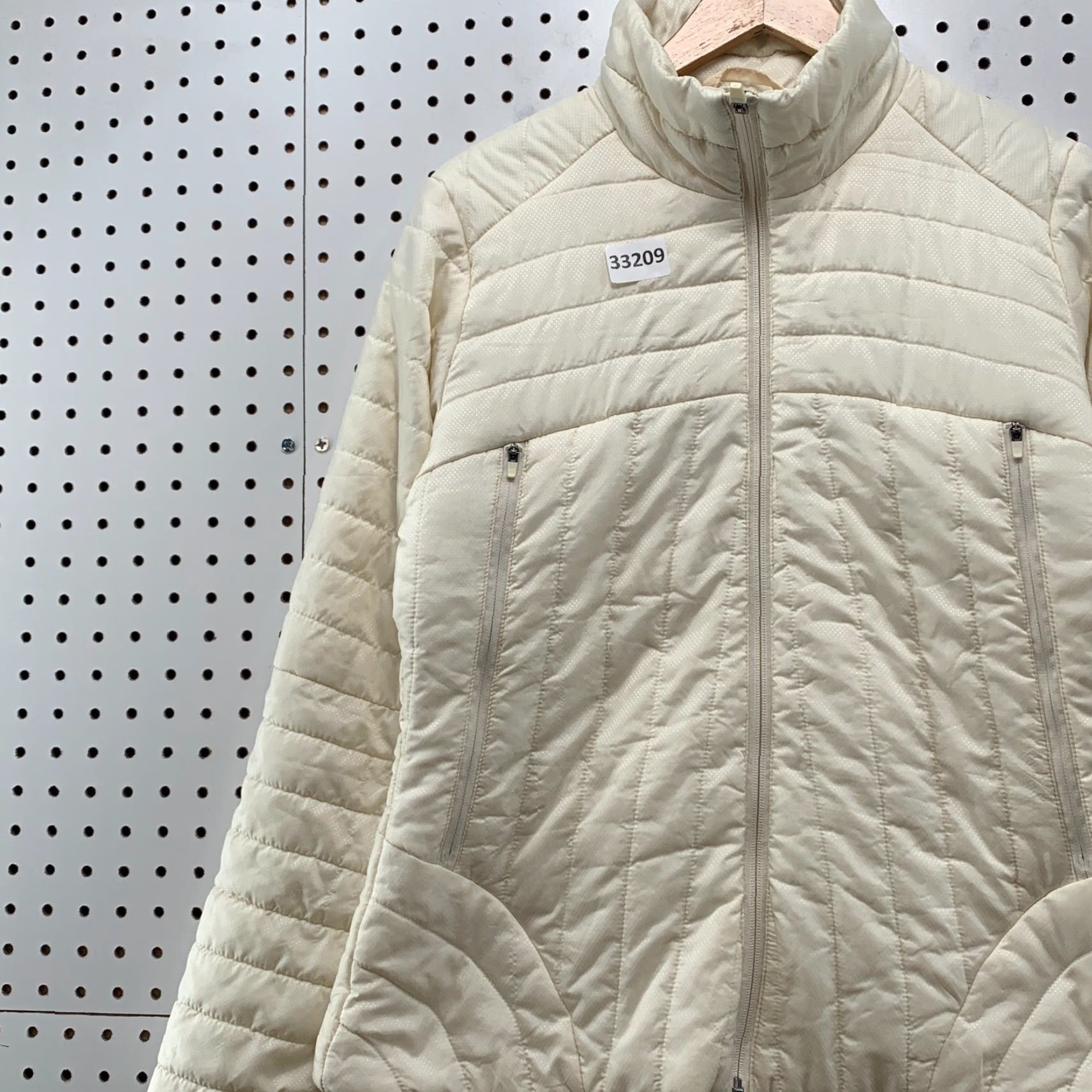 Merrell Merrell Puffer Jacket Womens MEdium Ivory Thinsulate Platinum Select Dry 19.5x24 Size M / US 6-8 / IT 42-44 - 3 Thumbnail