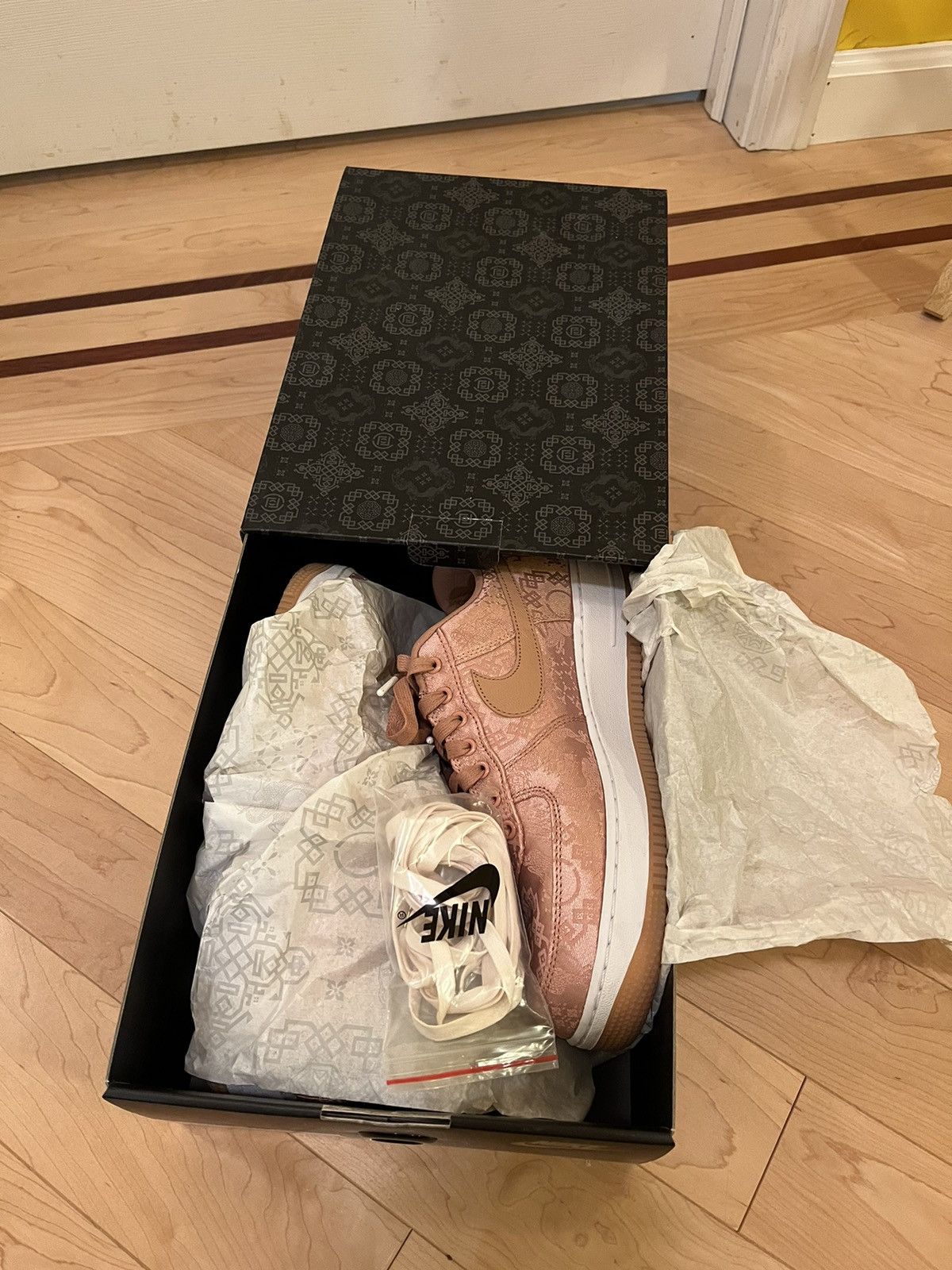 CLOT × Nike Nike Air Force 1 Clot AF1 Rose Gold Silk US 9.5 Size US 10 / EU 43 - 8 Thumbnail