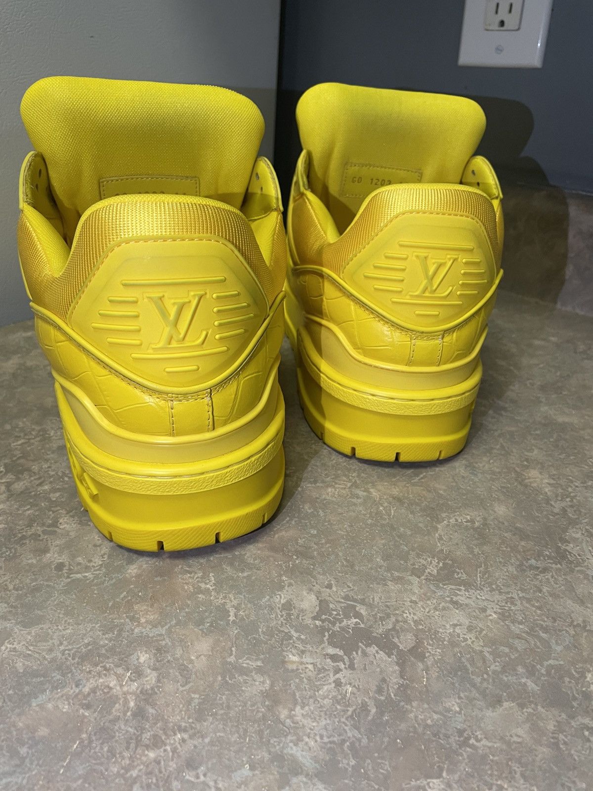 Louis Vuitton LV trainer maxi sneakers Size US 11 / EU 44 - 9 Thumbnail