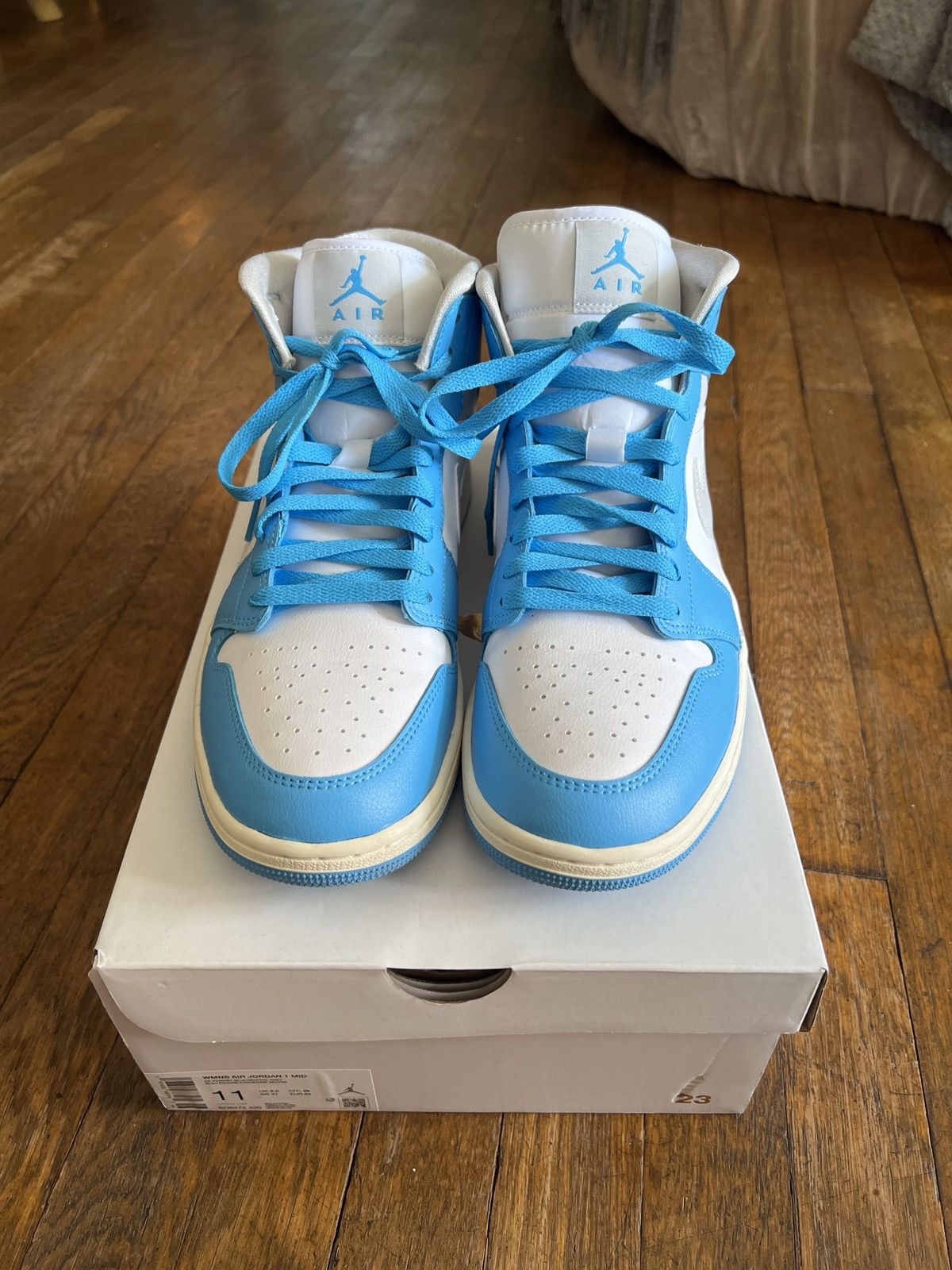 Jordan Brand Jordan Retro 1 Mids Size US 9.5 / EU 42-43 - 7 Thumbnail