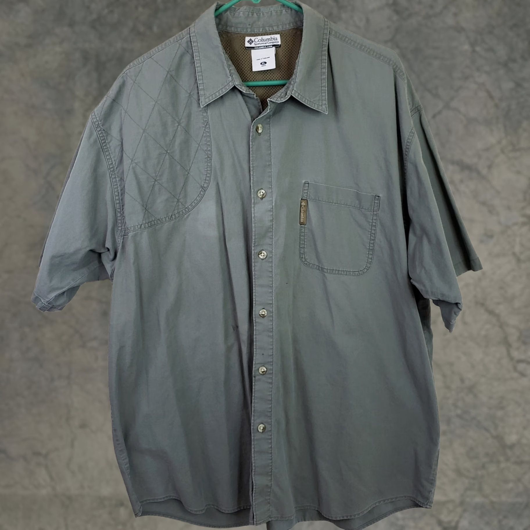 Vintage Columbia Shirt Men's XL Green Short Sleeve Button-Up Padded Shoulder Casual Travel Workwear Pocket Button-Up Shirt Size US XL / EU 56 / 4 - 1 Thumbnail