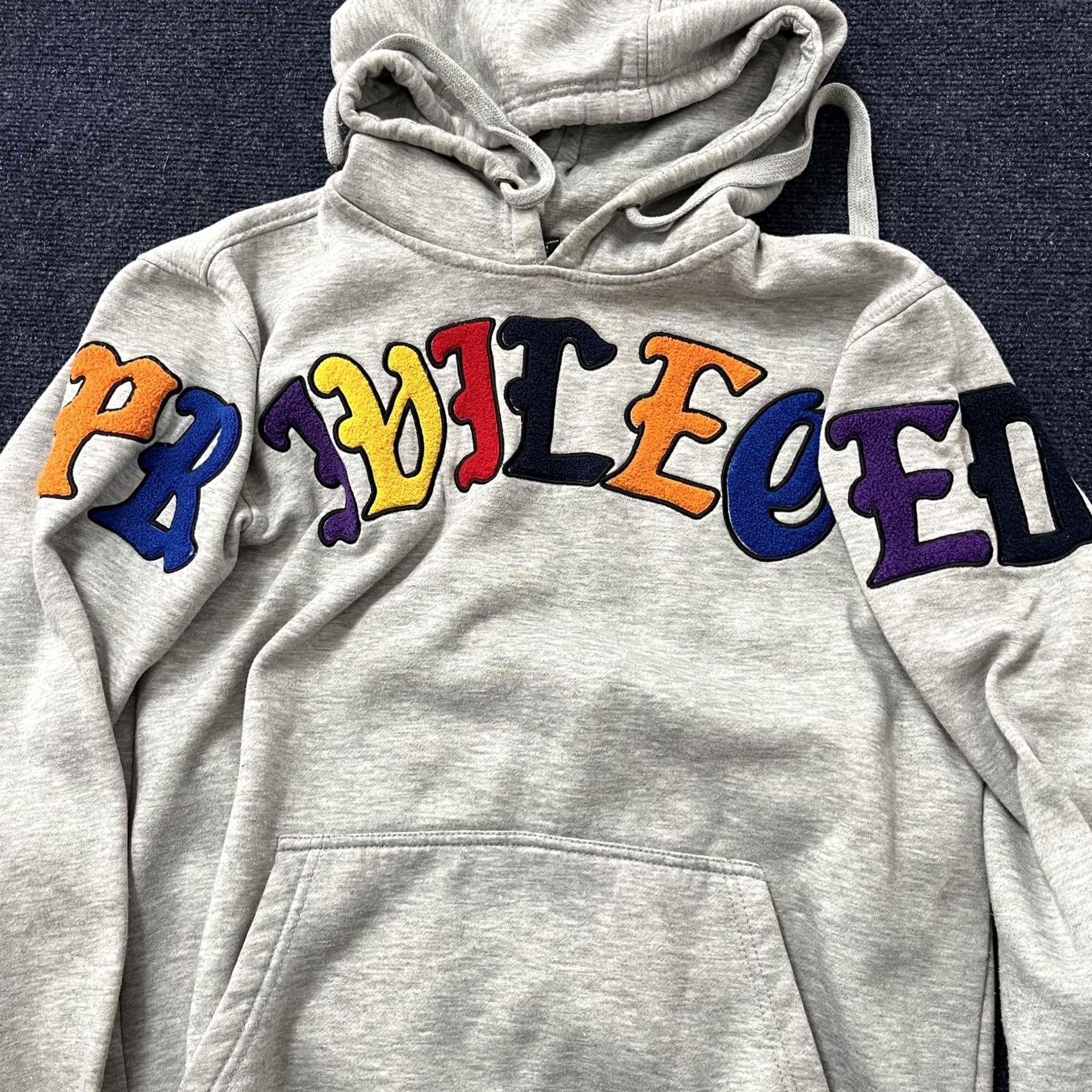Vintage Screenshot Hoodie Mens Medium Gray Privileged Chenille Graphic Fleece Sweatshirt Size US M / EU 48-50 / 2 - 7 Thumbnail