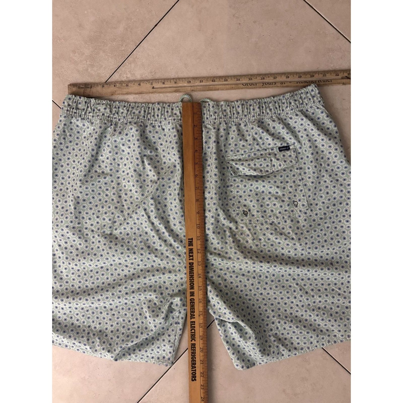 johnnie-O Johnnie-O Swim Shorts Mens 2XL Stretch Geometric Drawstring Pool Bottom Size US 39 - 7 Thumbnail