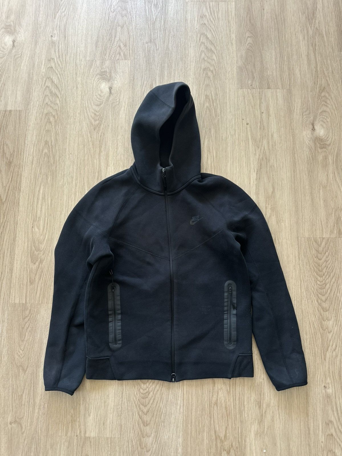 Black Nike Tech Fleece Hoodie Medium