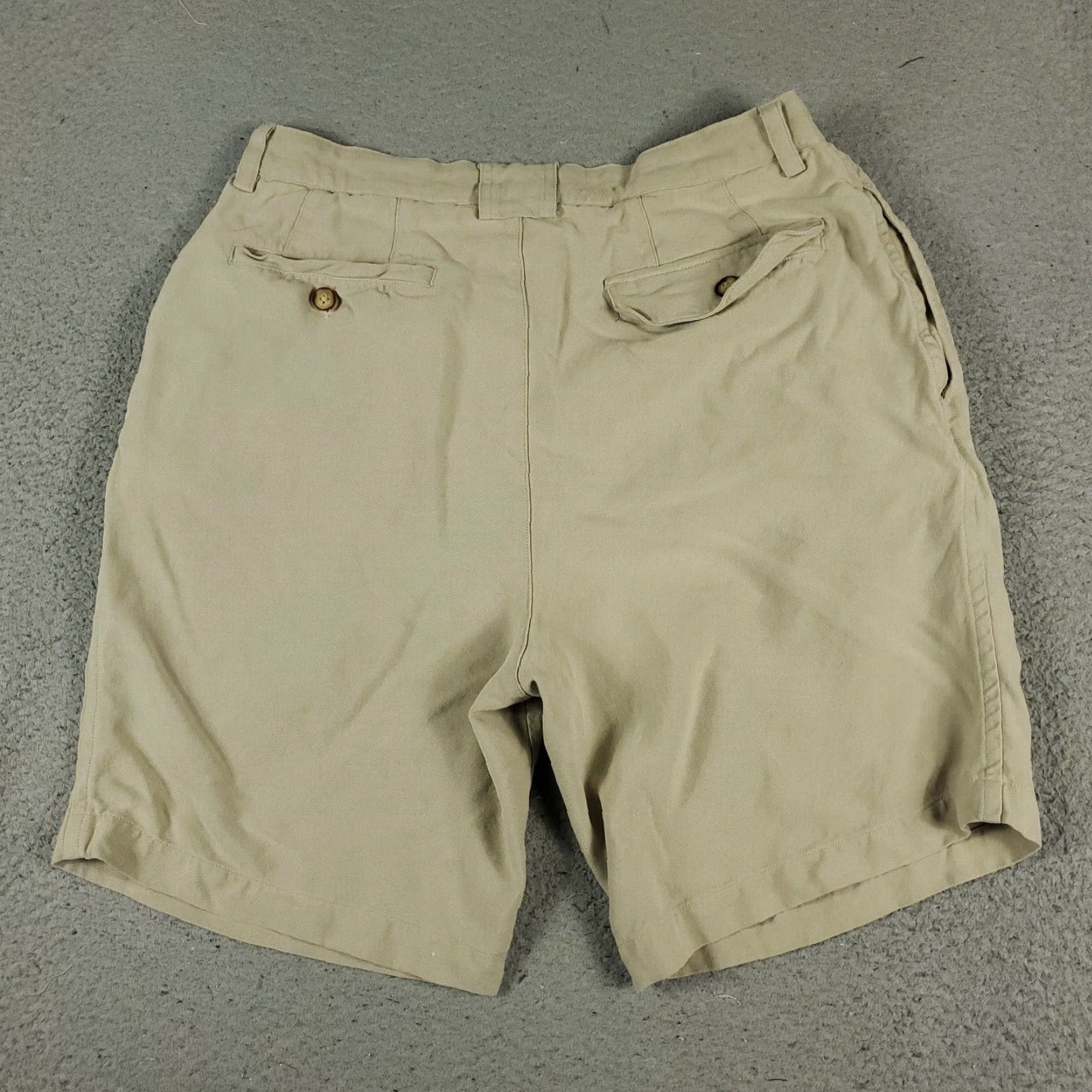 Tommy Bahama VINTAGE Tommy Bahama Shorts Men's Size 33 Beige Silk Pleated Chino Casual Stylish Size US 33 - 7 Thumbnail