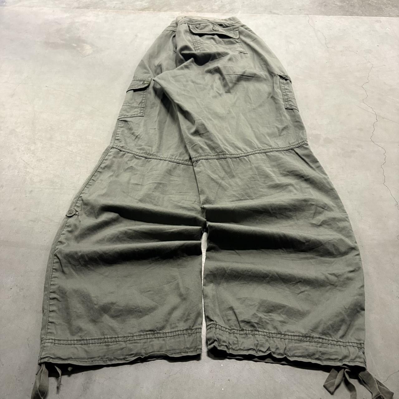 Vintage Crazy Vintage Y2K/2000s Super Baggy Grey Cargo Pants With Adjustable Waist! Size US 34 / EU 50 - 5 Thumbnail