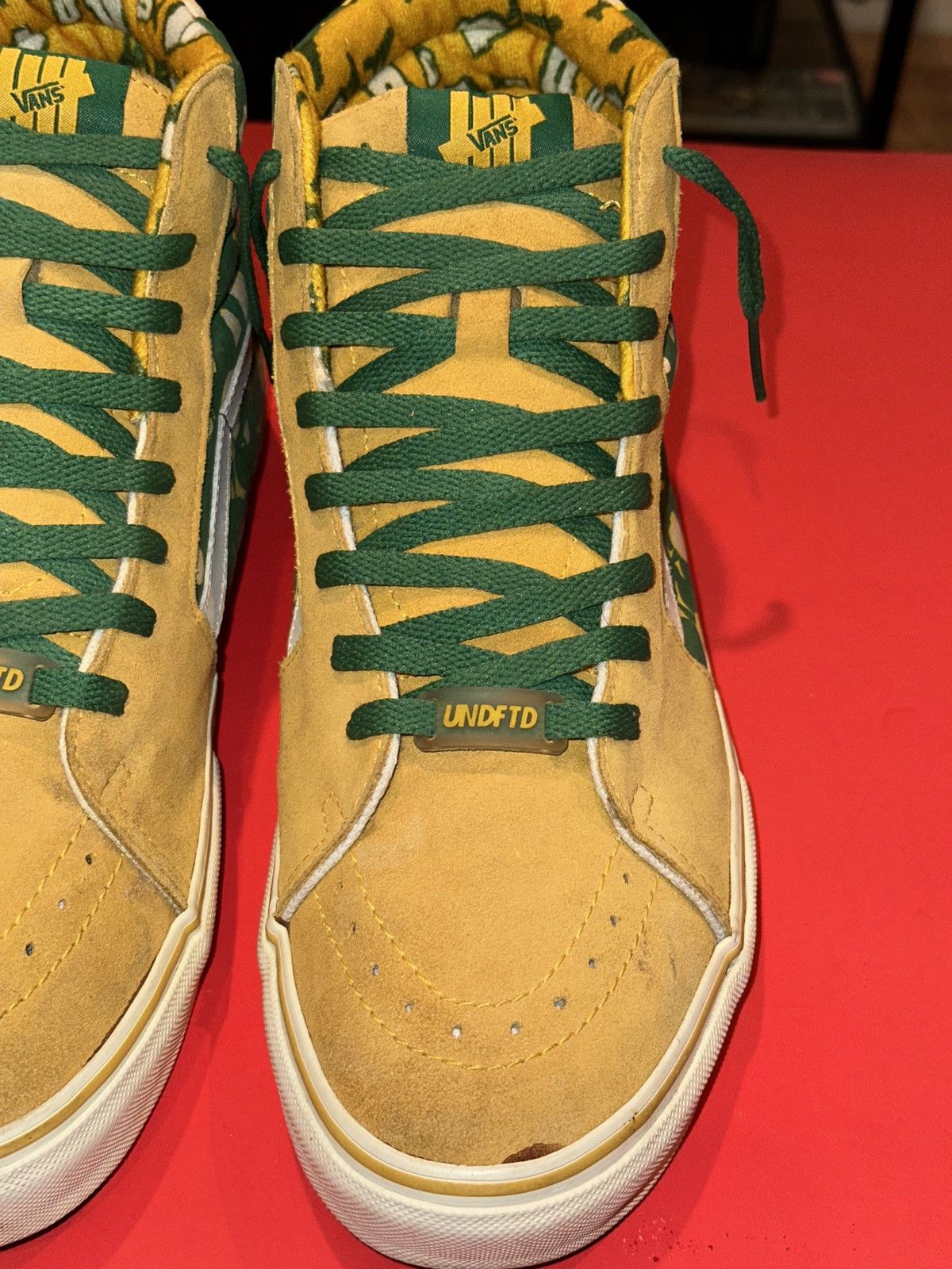 Undefeated × Vans VANS SK8 HI UNDEFEATED U-MAN LEPRECHAUN GREEN 6352999-090 13 Size US 13 / EU 46 - 3 Thumbnail