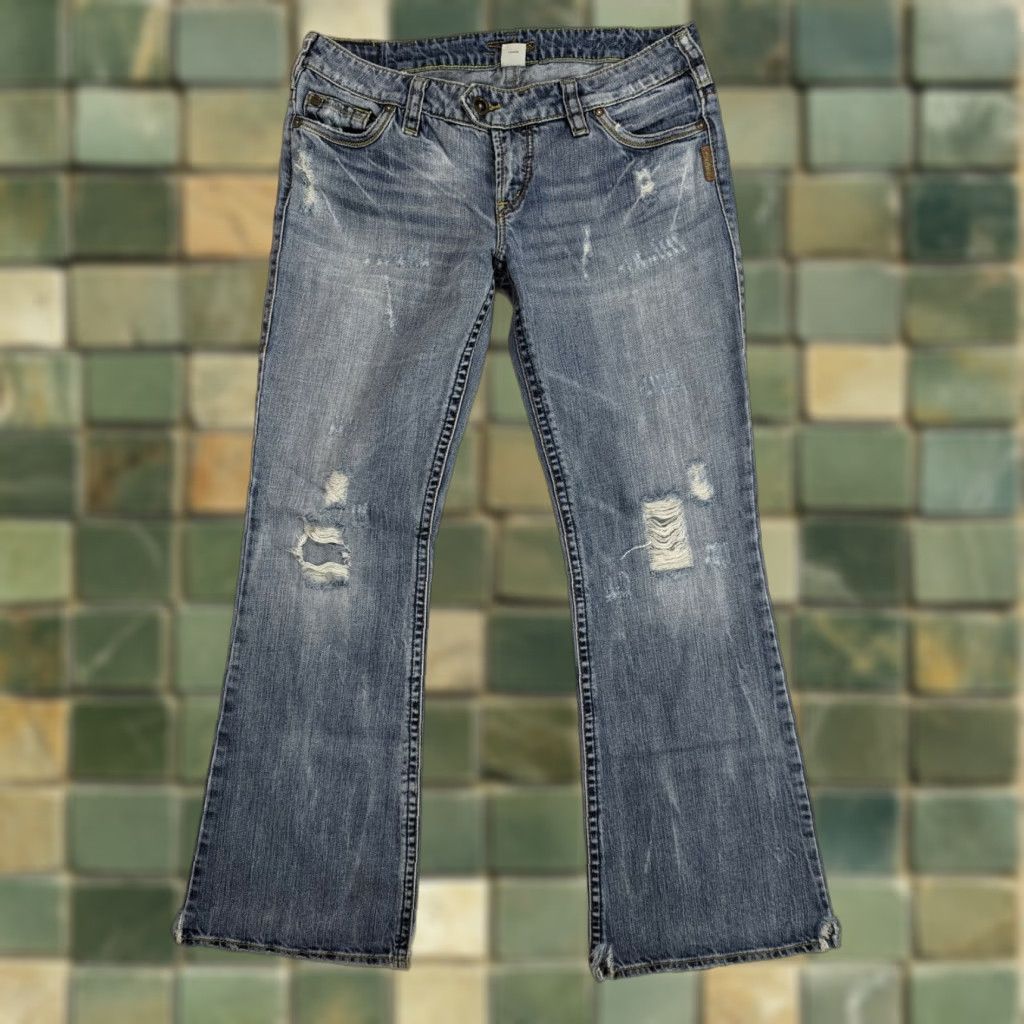 Vintage Silver Jeans Tuesday Women’s Distressed Bootcut Jeans 30 x 31 Regular 33 Inseam 30 Blue Denim Cotton Blend Zipper Closure Embellished Women’s Jeans Size 24" / US 00 / IT 34 - 1 Thumbnail