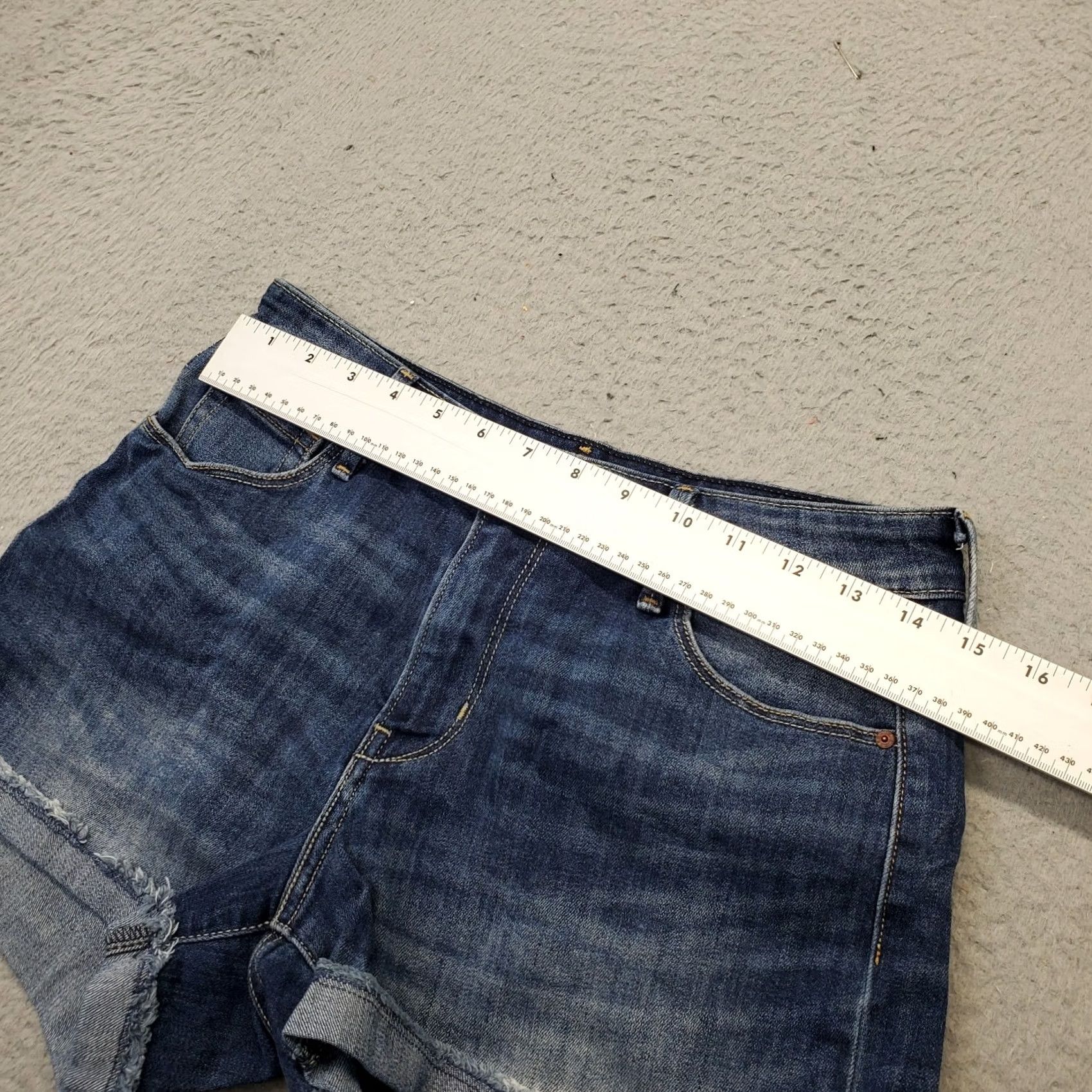 Levi's Levi's Womens Blue Denim Stretch Jean Shorts High Rise Cuffed Hem Whiskered 2 Size 26" / US 2 / IT 38 - 3 Thumbnail