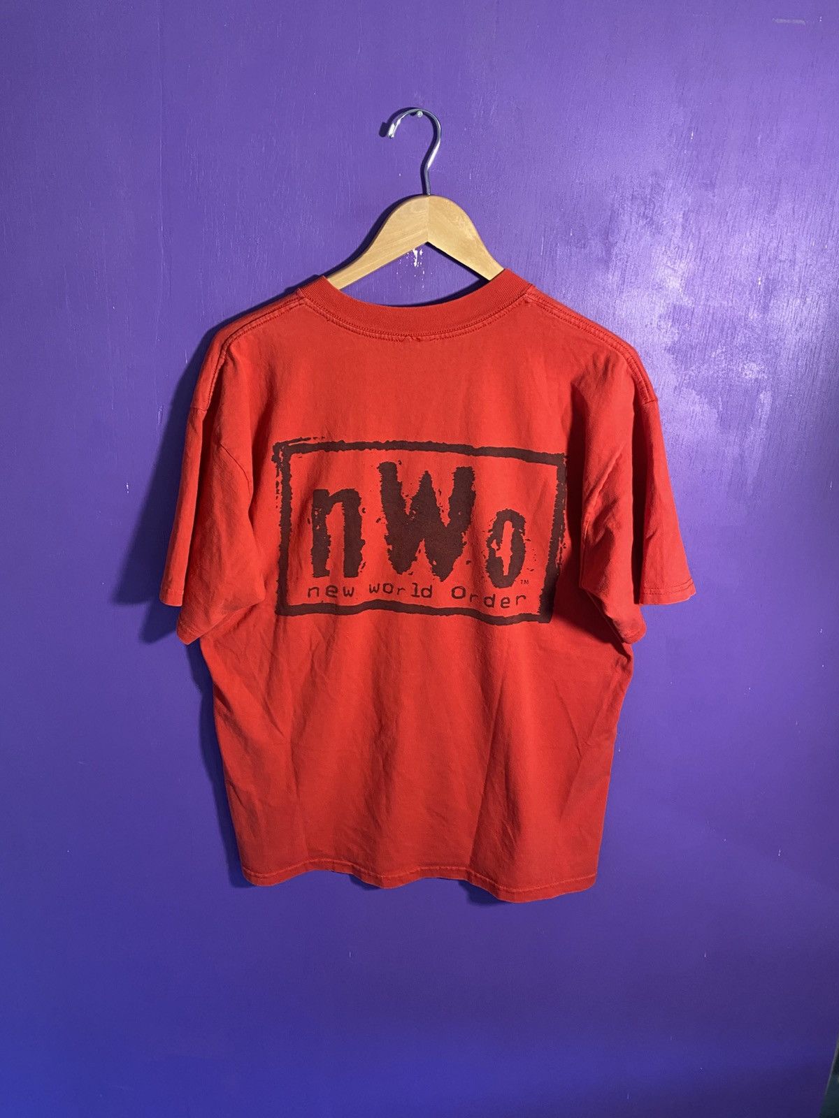 WCW/nWo Vintage 90s NWO wolf logo faded t-shirt Size US L / EU 52-54 / 3 - 2 Thumbnail