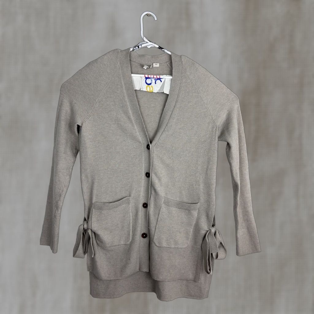 Anthropologie Anthropologie Cardigan Womens M Beige Merino Wool 3 Button Knot Sweater Size M / US 6-8 / IT 42-44 - 1 Thumbnail
