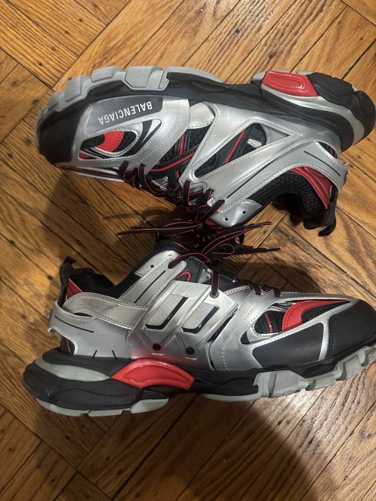 Balenciaga track runner black silver red