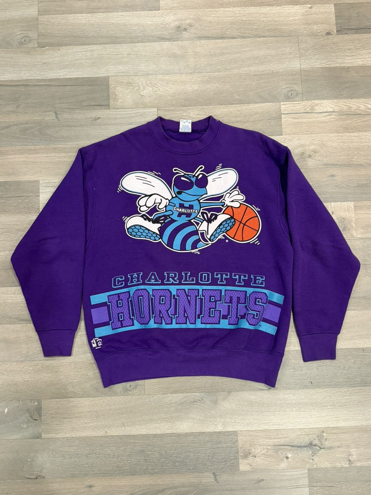 Salem Sportswear Vintage Salem Charlotte Hornets Sweatshirt Large NBA Purple Size US L / EU 52-54 / 3 - 1 Thumbnail