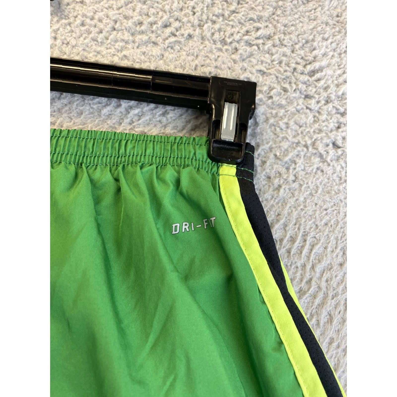 Nike Nike Shorts Womens L Green Athletic Elastic Waist 18Y Drawstring Lined /100-15 Size 36" / US 14 / IT 50 - 7 Thumbnail