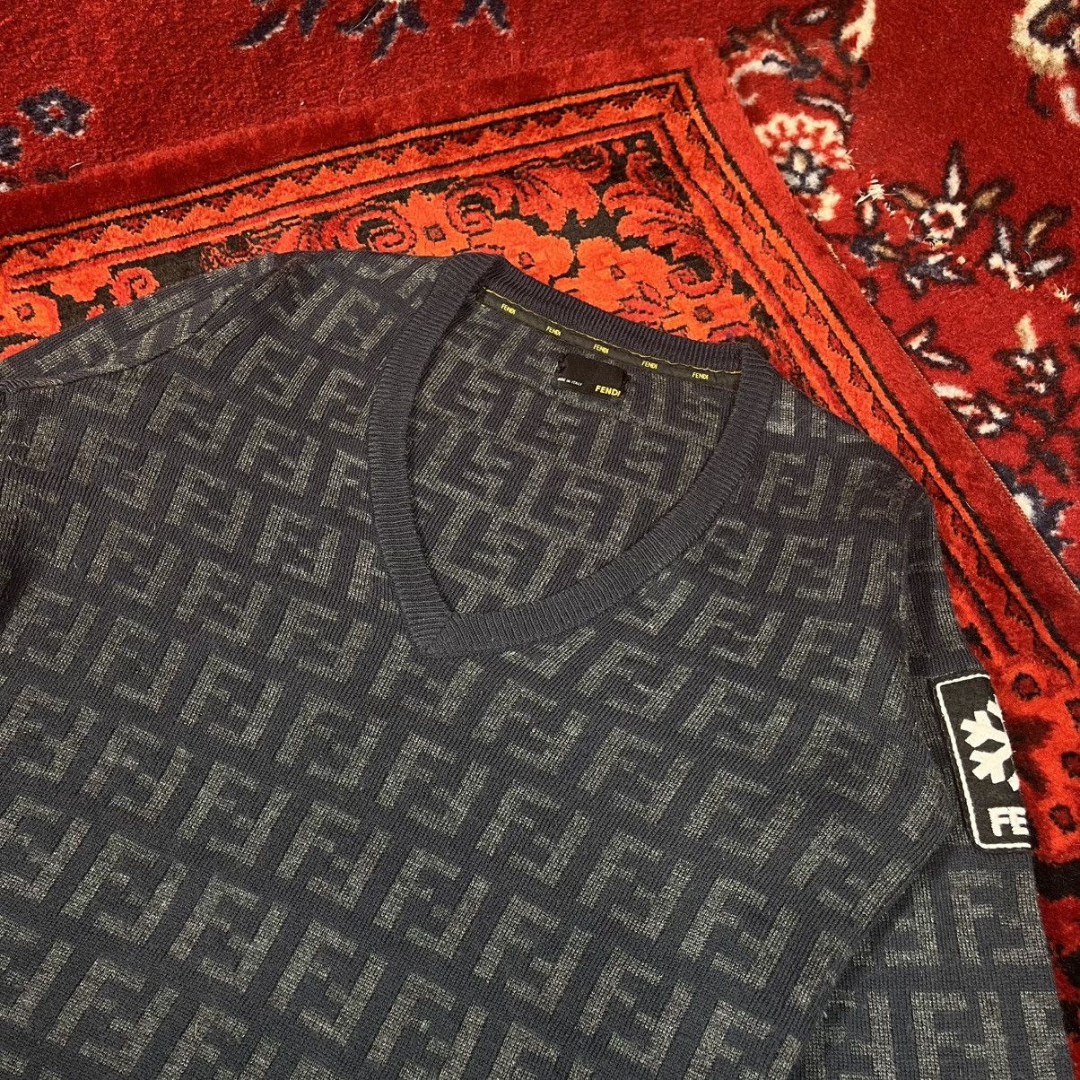 Fendi Vintage Luxury Fendi FF Monogram Wool V-Neck Sweater Navy Size M / US 6-8 / IT 42-44 - 3 Thumbnail