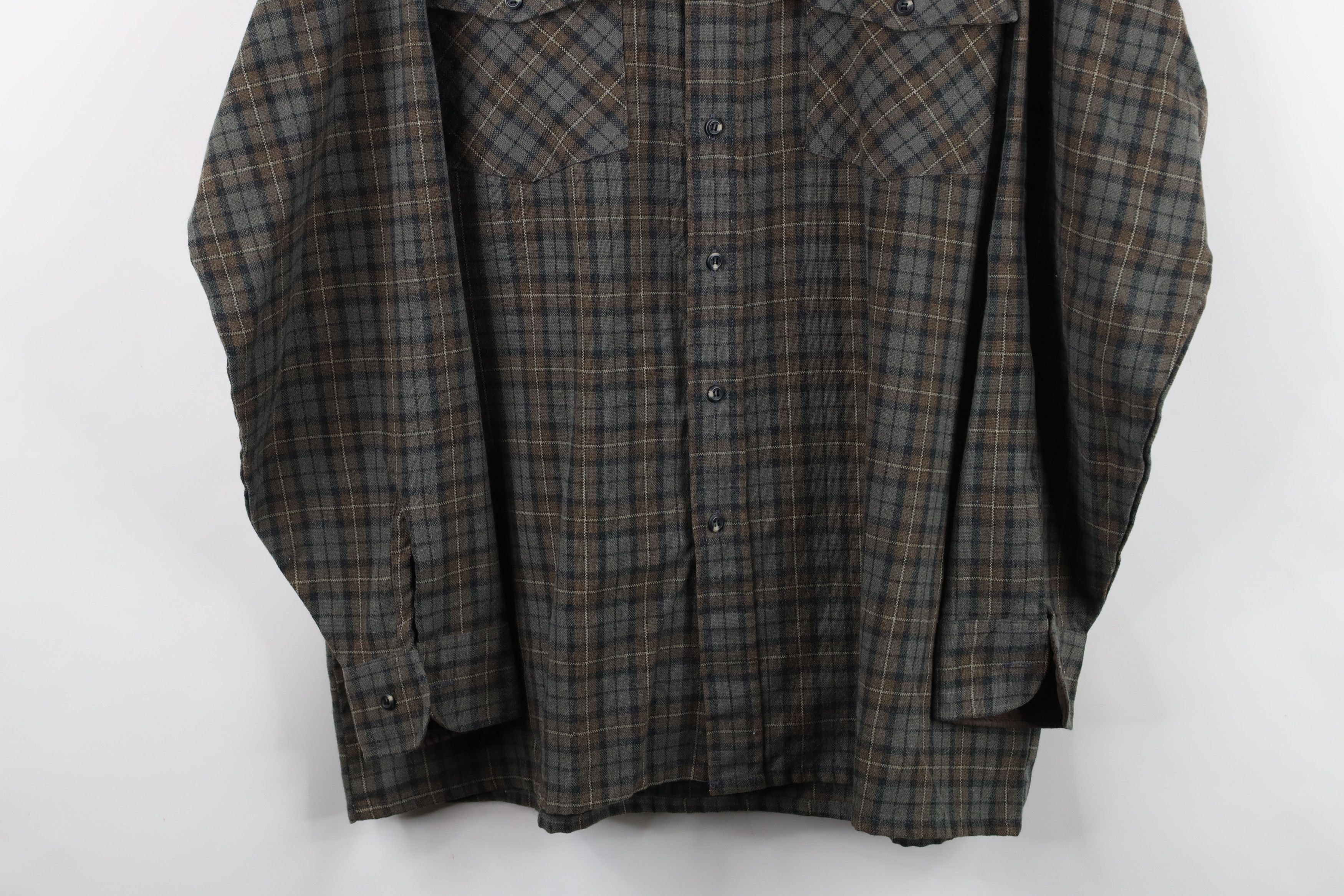 Vintage Vintage 90s Streetwear Knit Collared Button Down Shirt Plaid Size US XL / EU 56 / 4 - 3 Thumbnail