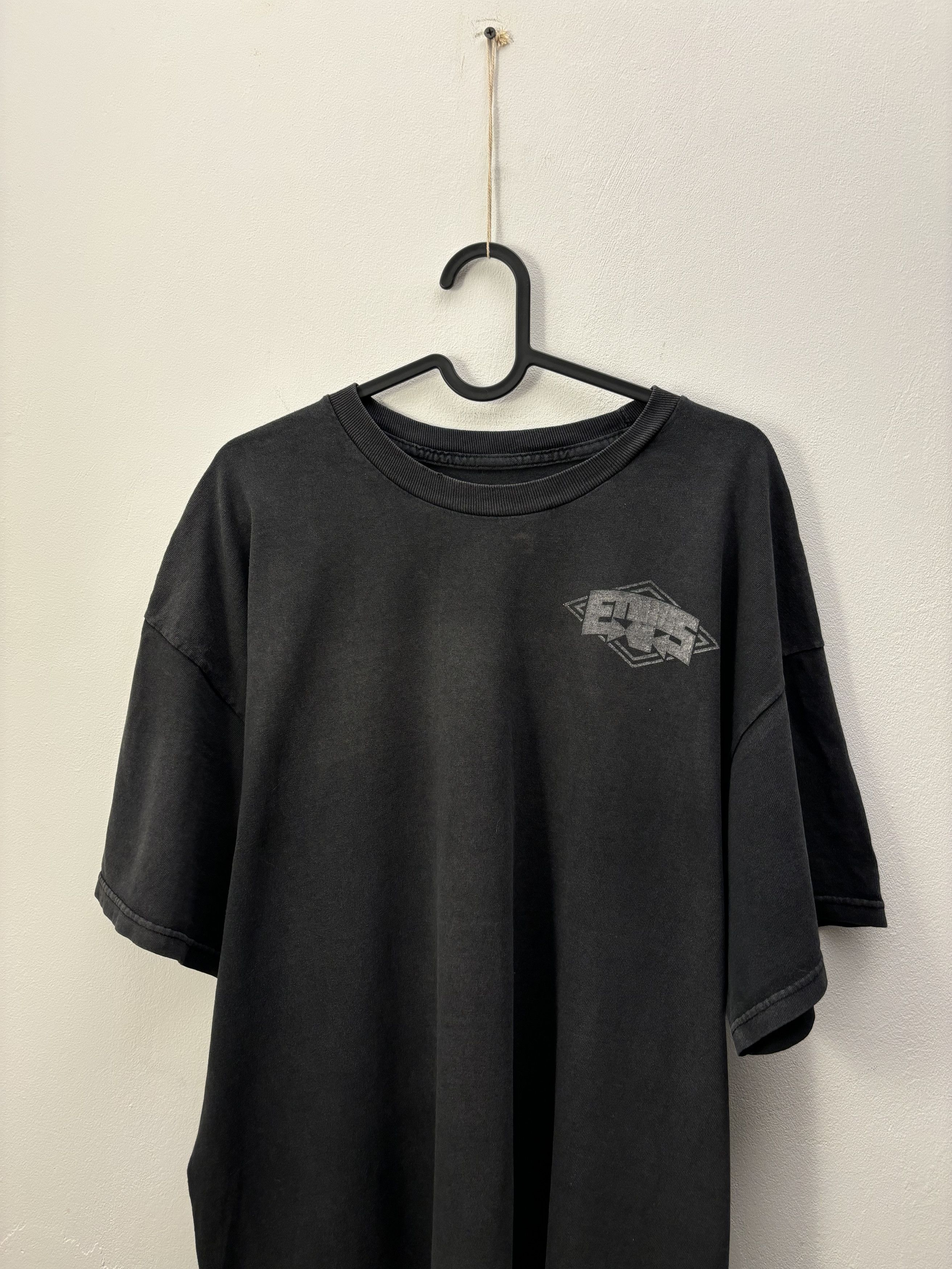 Etnies × Vintage Vintage 00s Etnies Faded Big Print Logo Tee Size US XL / EU 56 / 4 - 3 Thumbnail