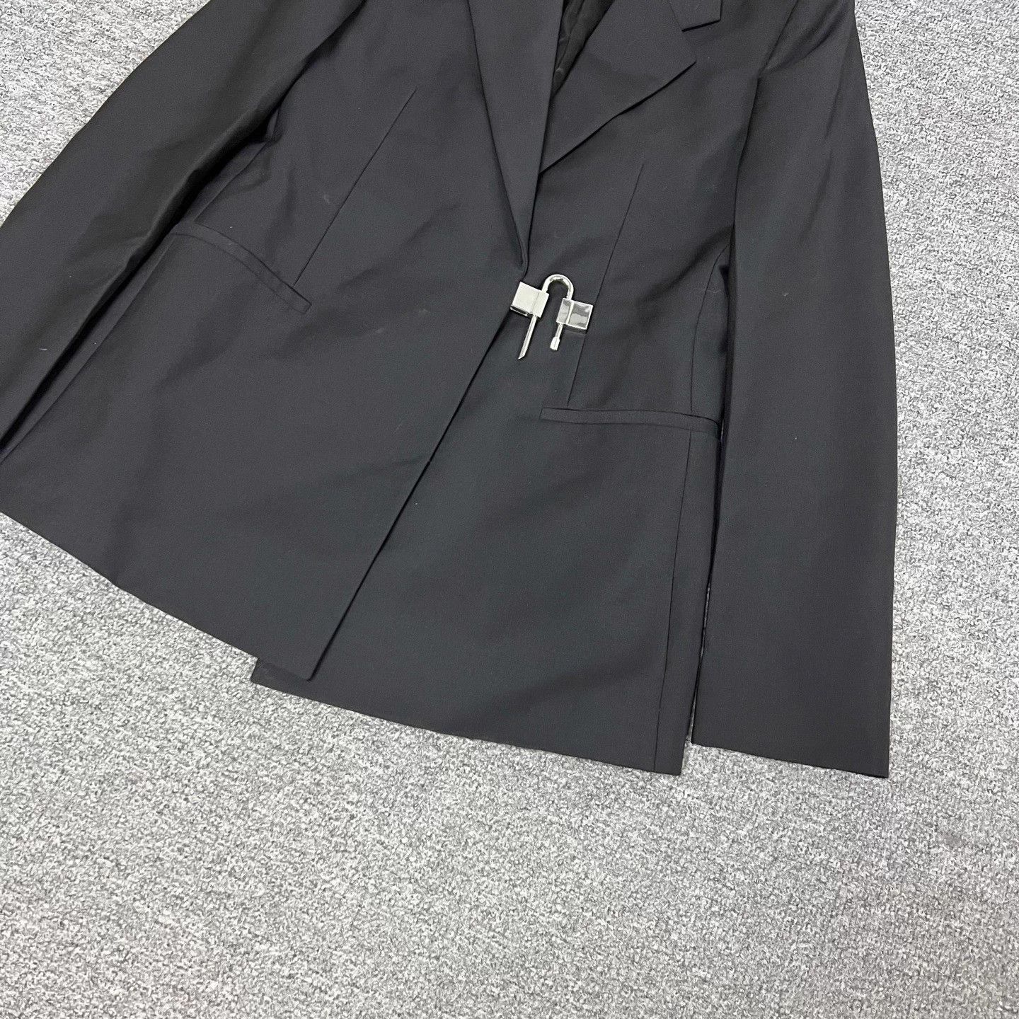 Givenchy Givenchy Lock Blazer 36 99 New Size XS / US 0-2 / IT 36-38 - 5 Thumbnail