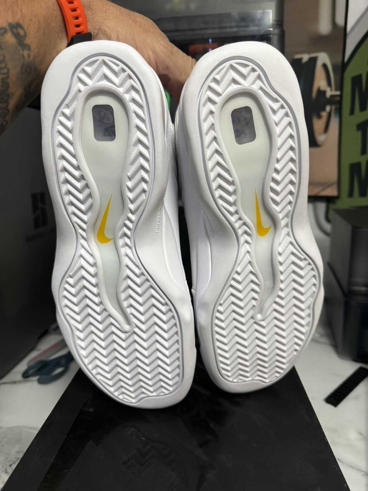 Nike × Supreme Nike supreme air bakin Size US 12 / EU 45 - 5 Thumbnail