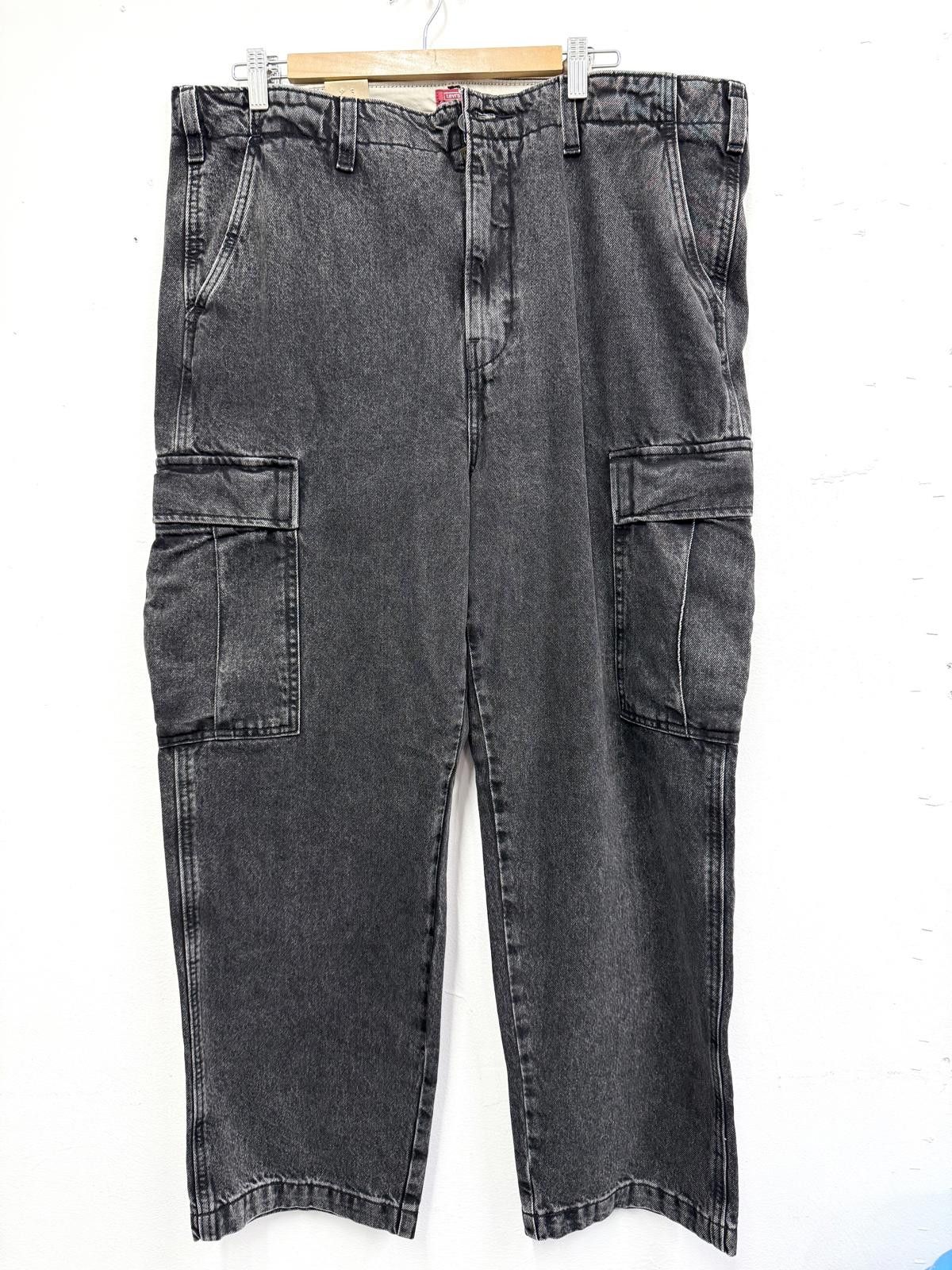 Levi's Levi's Black Cargo Denim Jeans Size 40x30 Size US 40 / EU 56 - 1 Thumbnail
