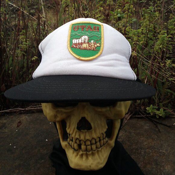 Vintage Vintage Utah Covered Wagon Patch Snap Trucker Hat Cap Size ONE SIZE - 1 Thumbnail
