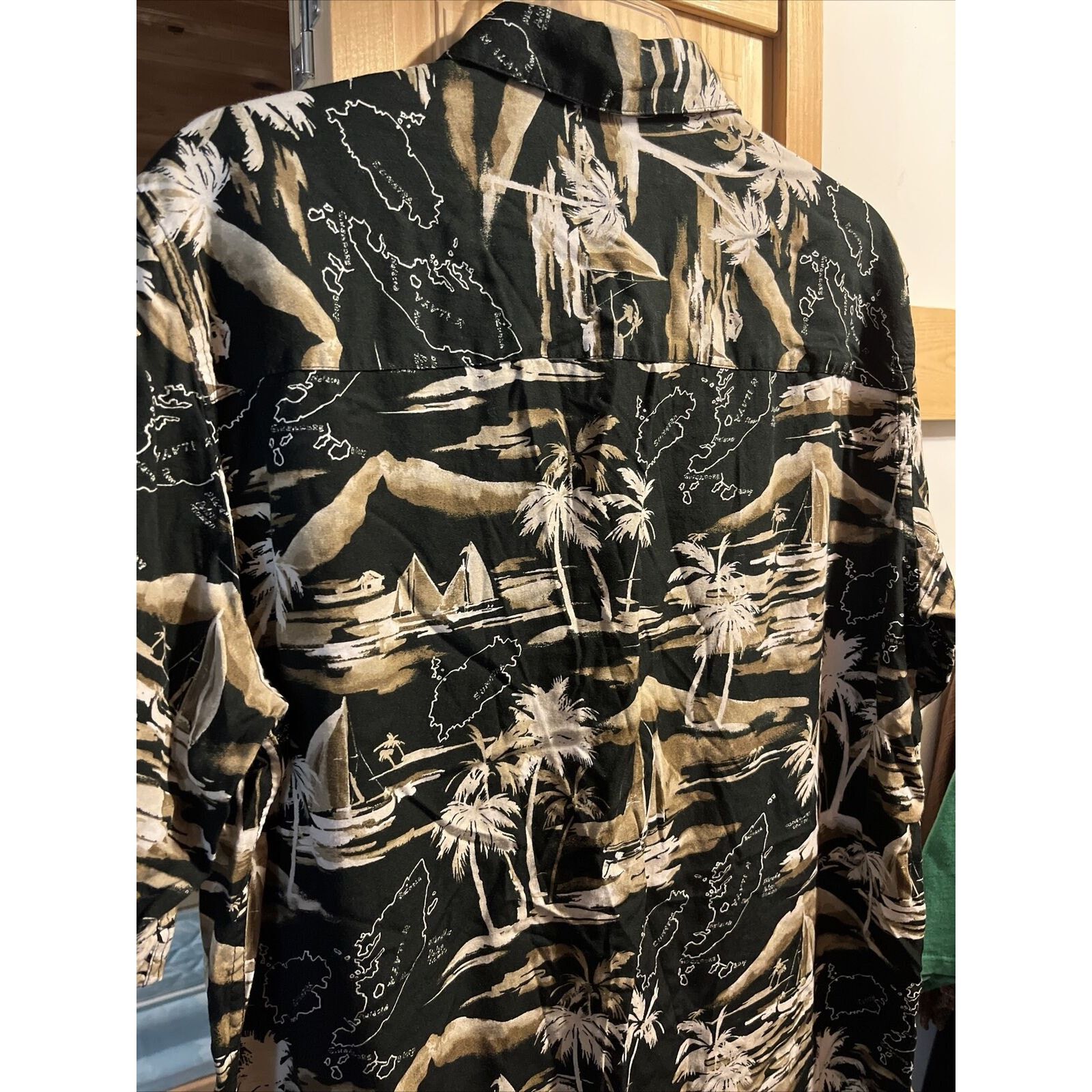 Other Crazy Horse Men's M Black Floral Button Rayon Hawaiian Shirt Size US M / EU 48-50 / 2 - 13 Thumbnail